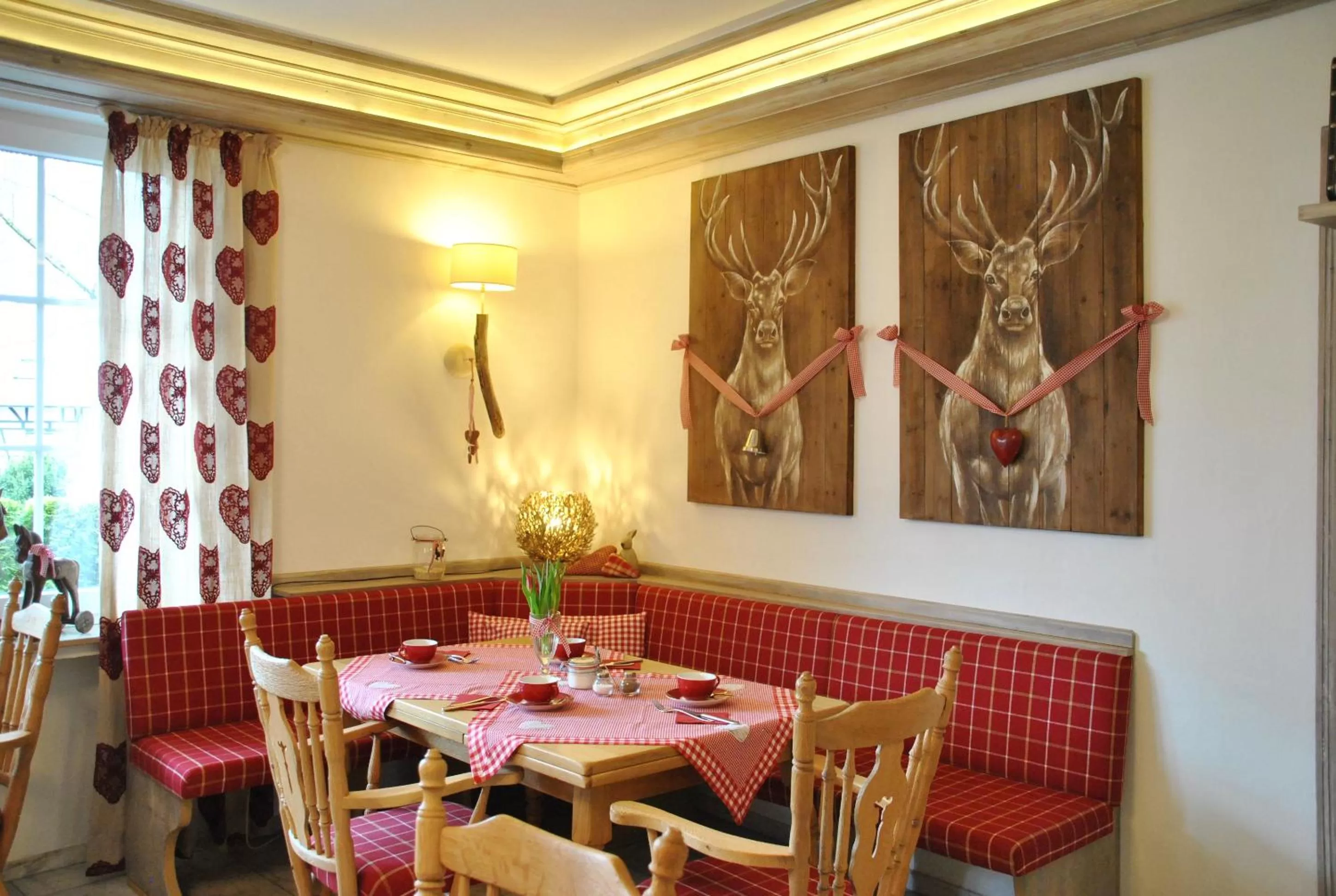 Restaurant/places to eat in Hotel Garni Dorfkammer