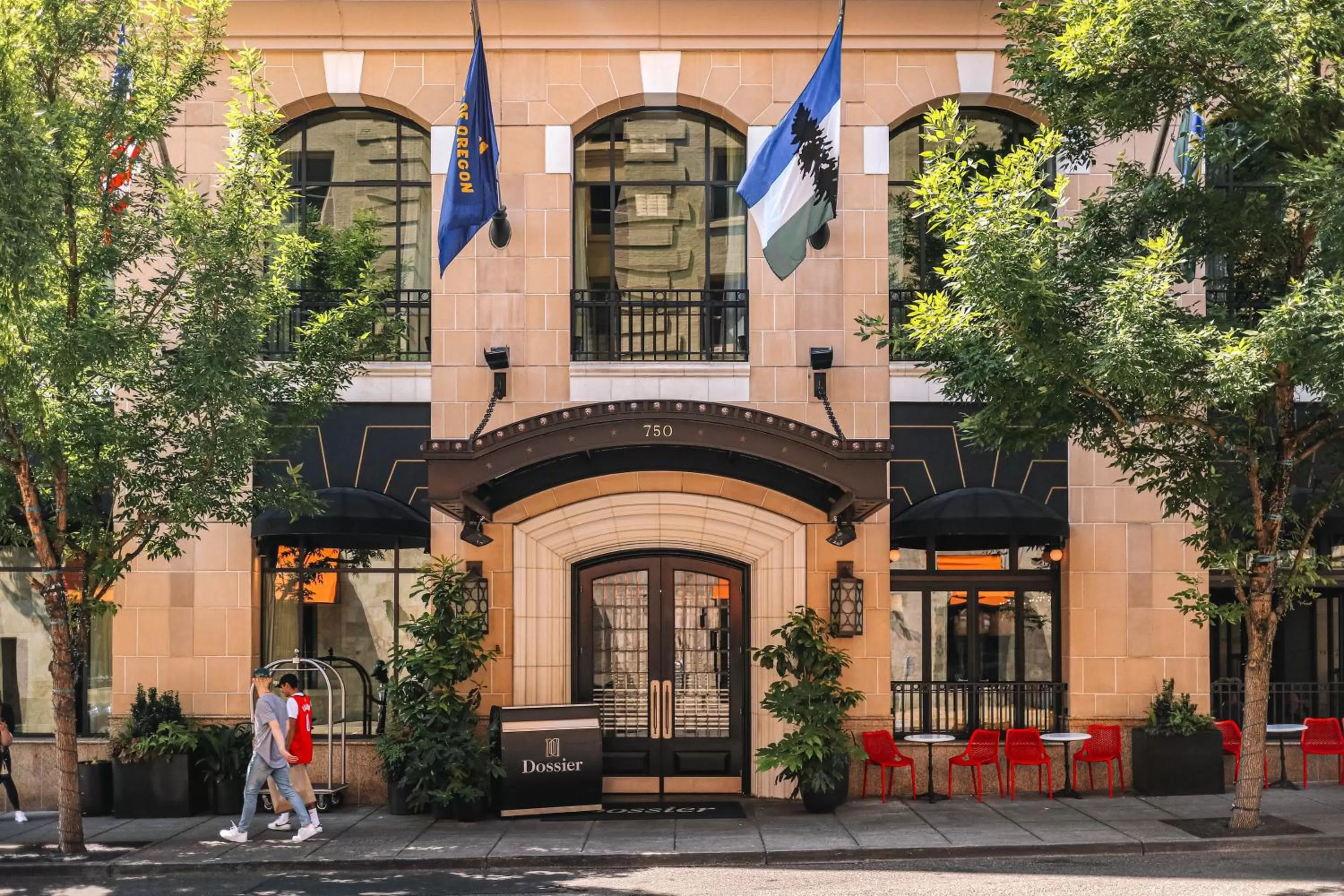 Facade/entrance in Dossier