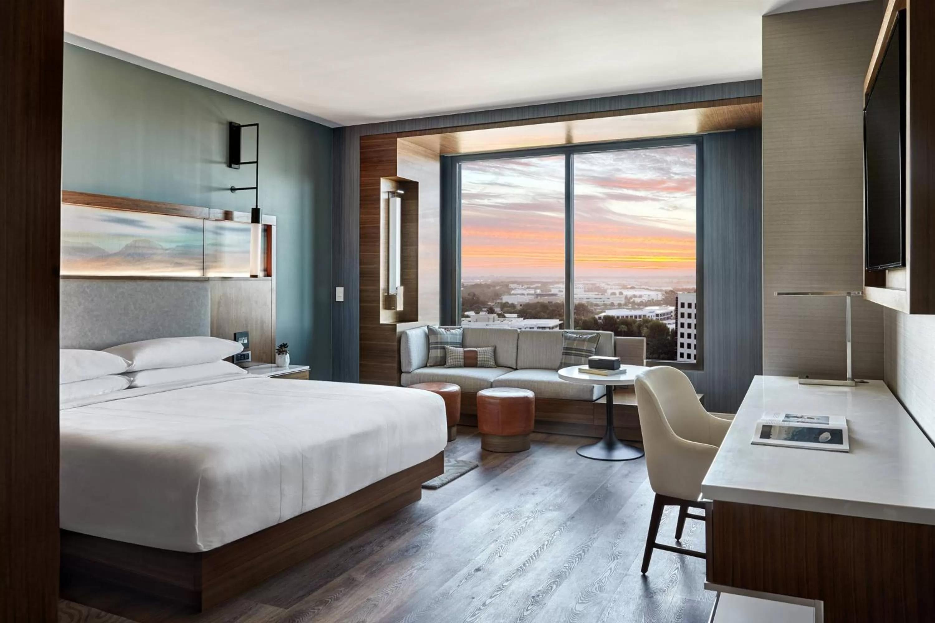 Photo of the whole room, Bed in Marriott Irvine Spectrum