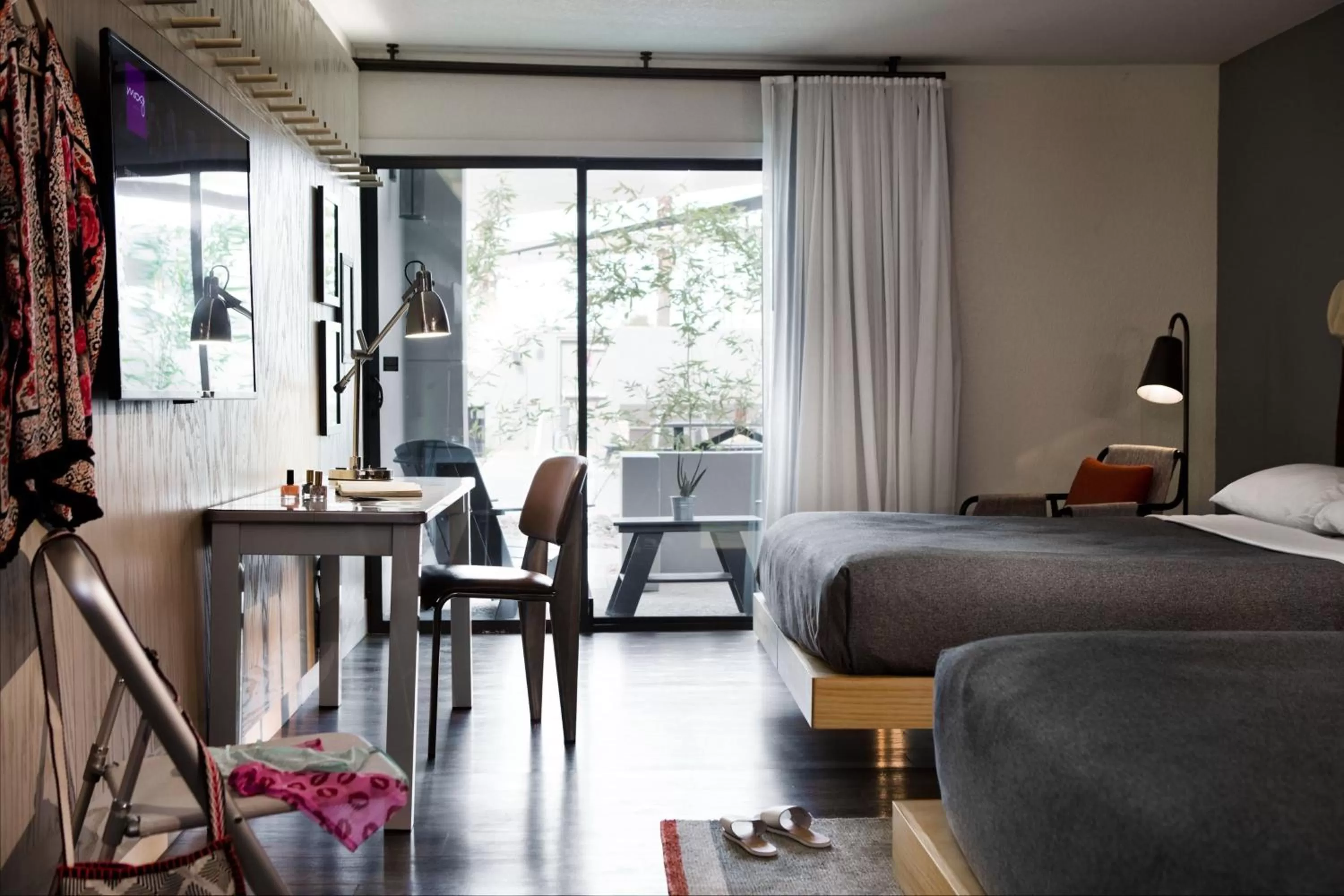 Photo of the whole room, Bed in MOXY Phoenix Tempe/ASU Area