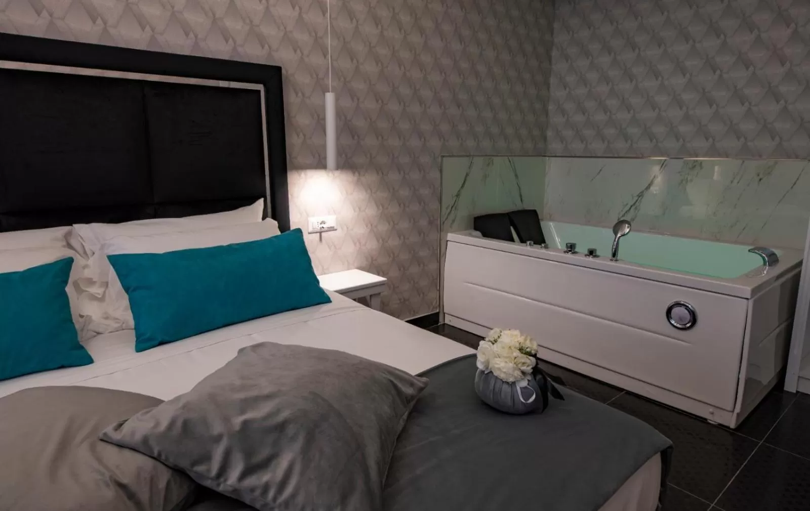 Bed in Luna Luxury Bed and Breakfast