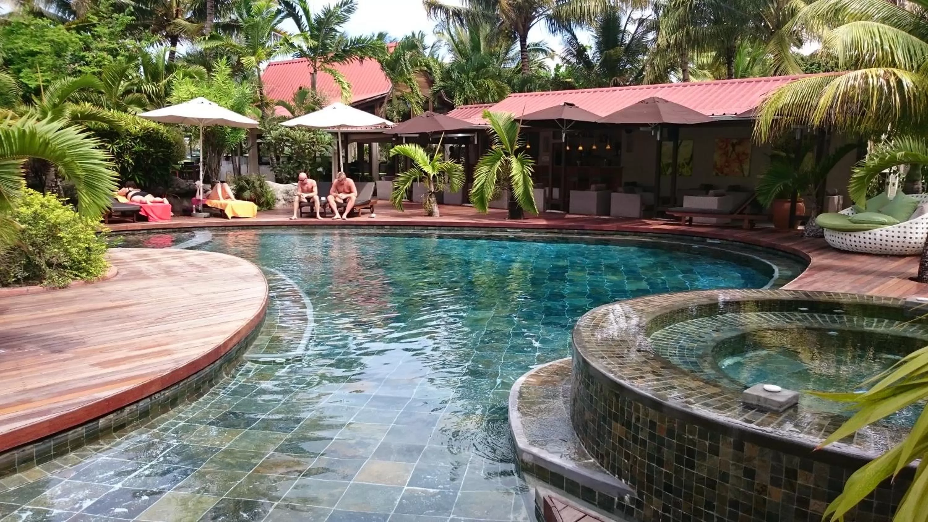 Swimming pool in Ocean Villas Hotel