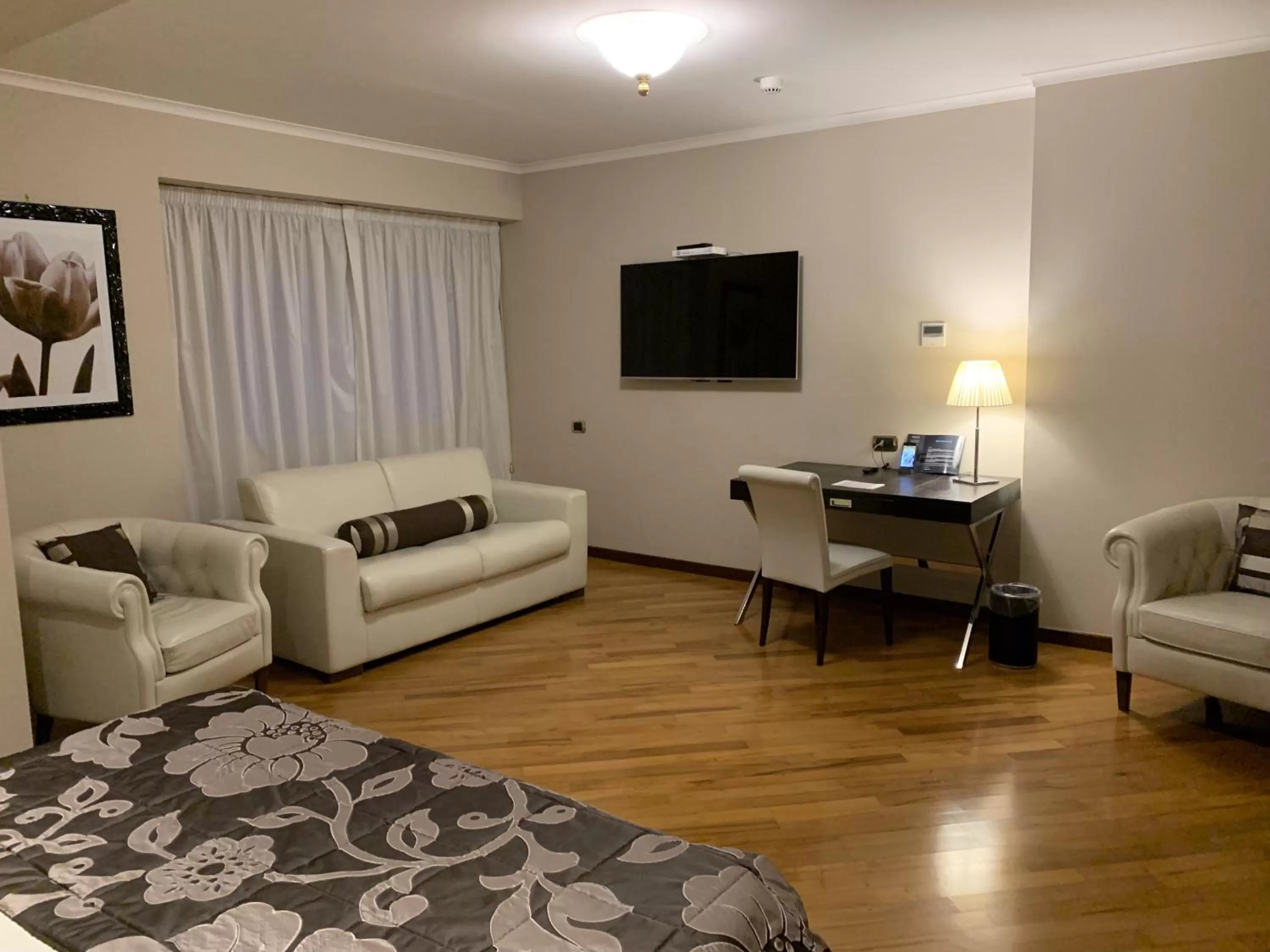 TV and multimedia, Bed in Hotel Villa Traiano