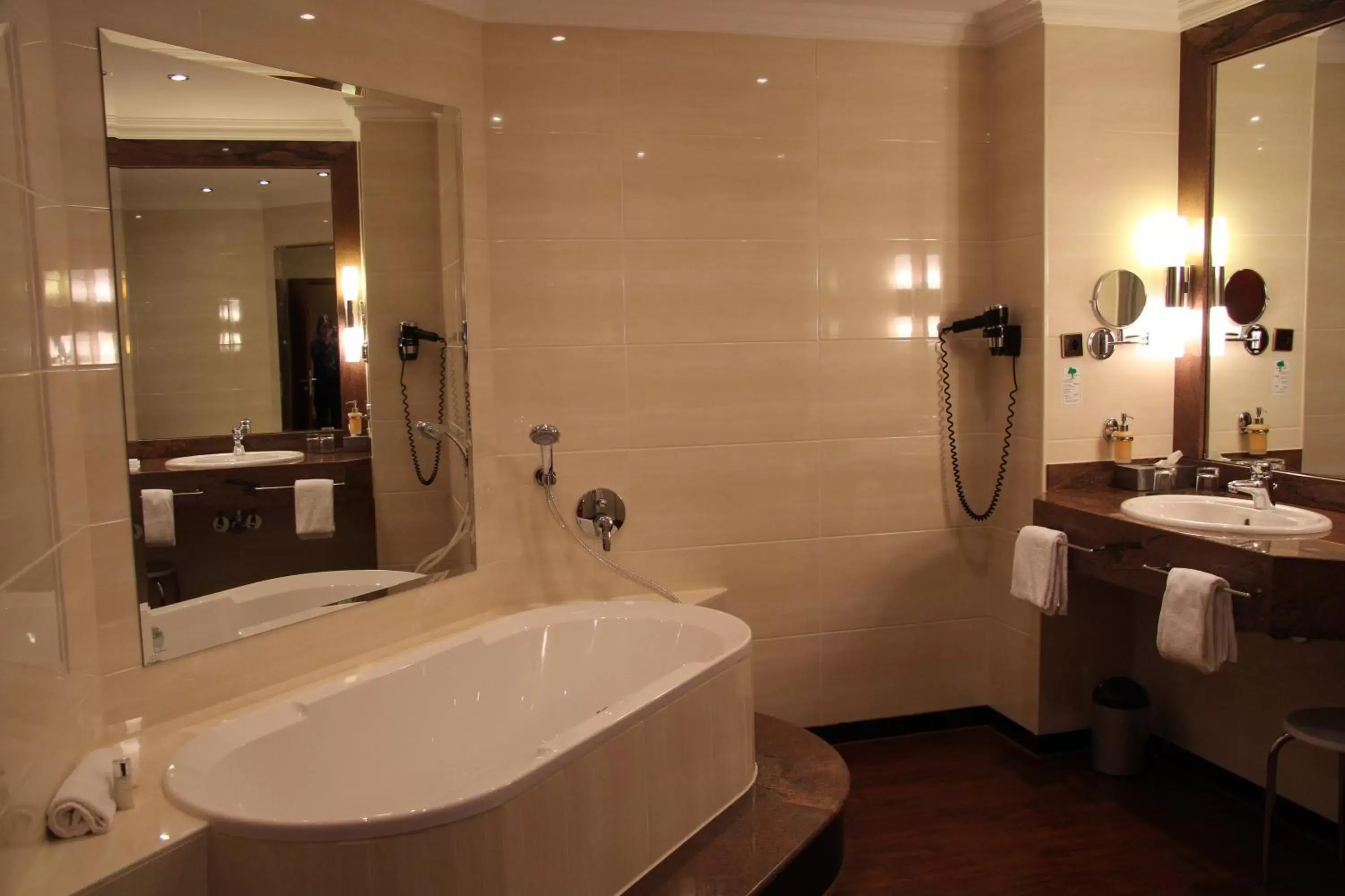 Superior Suite in Hotel Amaris Bremerhaven Superior Suite in Hotel Amaris Bremerhaven