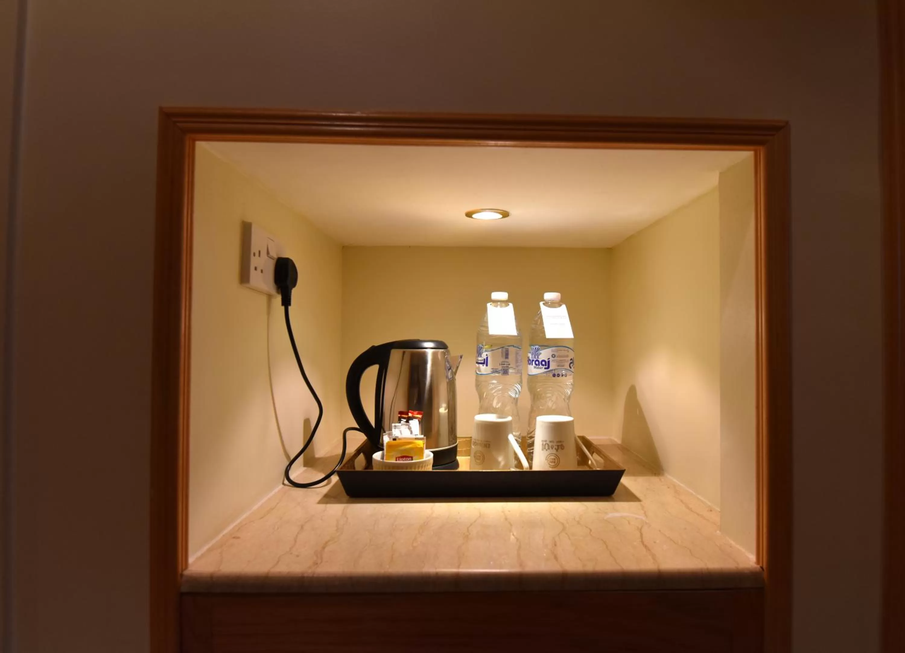 Coffee/tea facilities in Inn & Go Kuwait Plaza