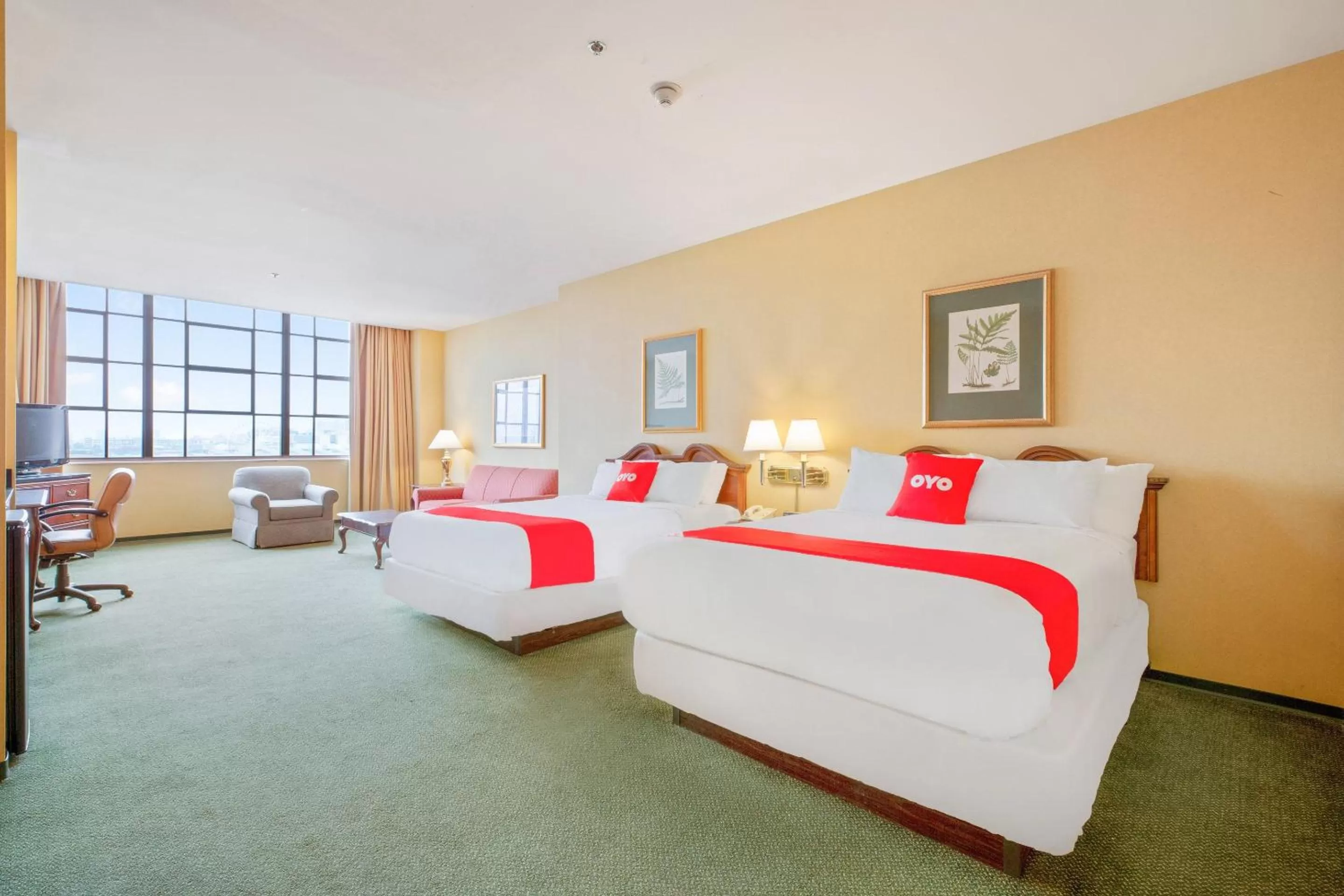 Bedroom, Bed in OYO Hotel St Louis Downtown City Center MO