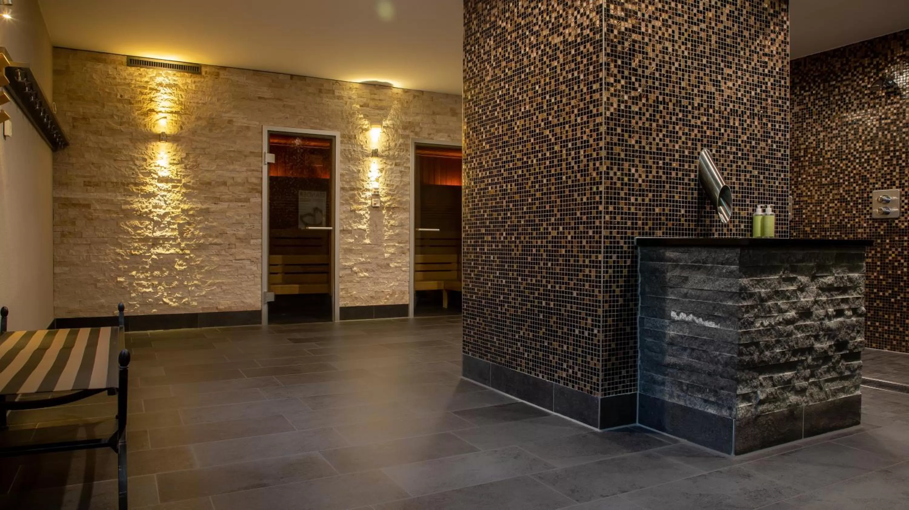 Spa and wellness centre/facilities, Lobby/Reception in Bodensee-Hotel Sonnenhof