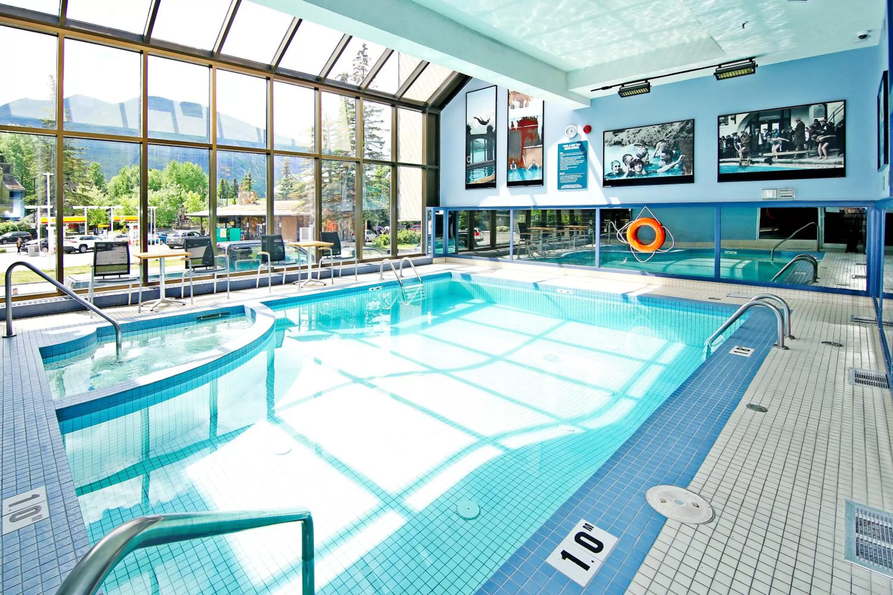 Swimming pool in Best Western Plus Banff International Lodge