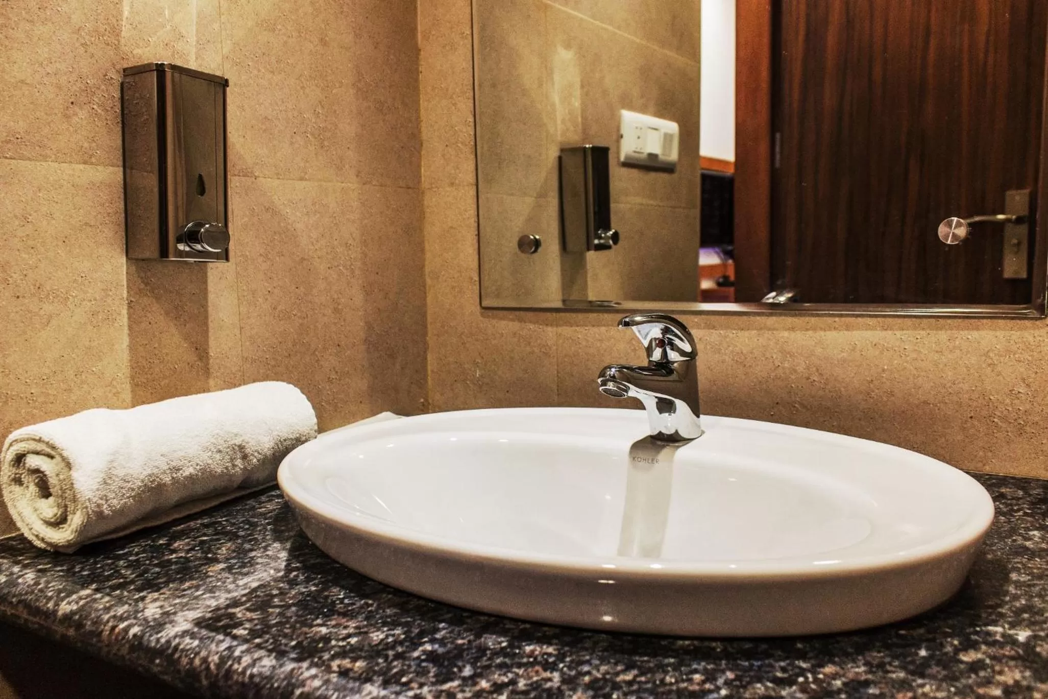 Bathroom in Hotel Suktara International