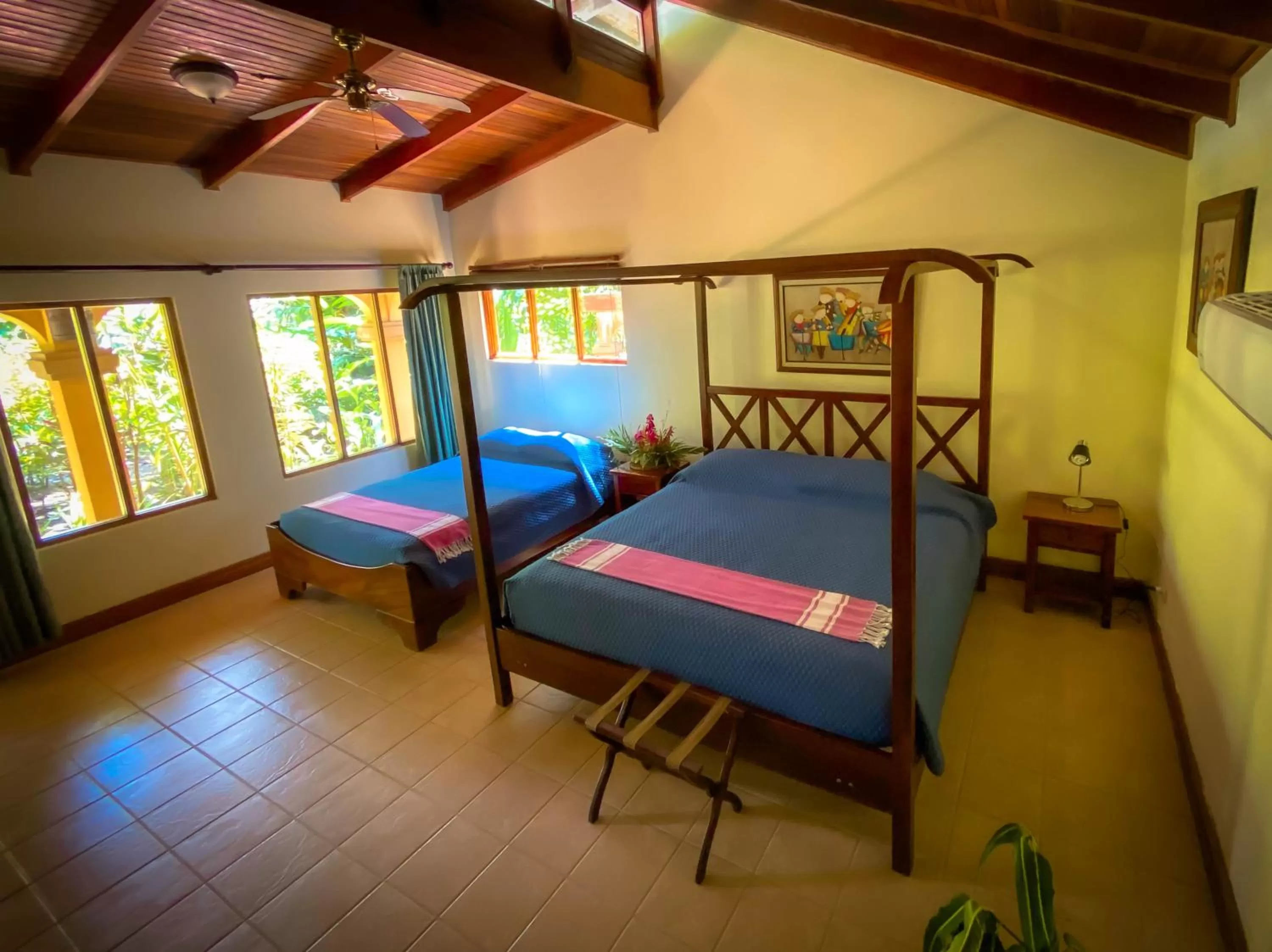 Photo of the whole room in Jaco Hotel DoceLunas