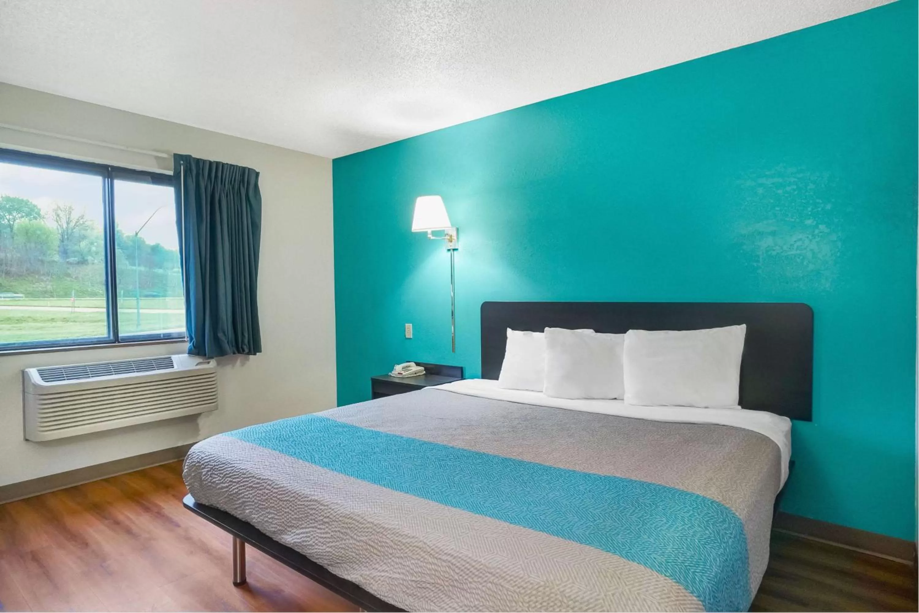 Photo of the whole room, Bed in Motel 6-Montoursville, PA - Williamsport