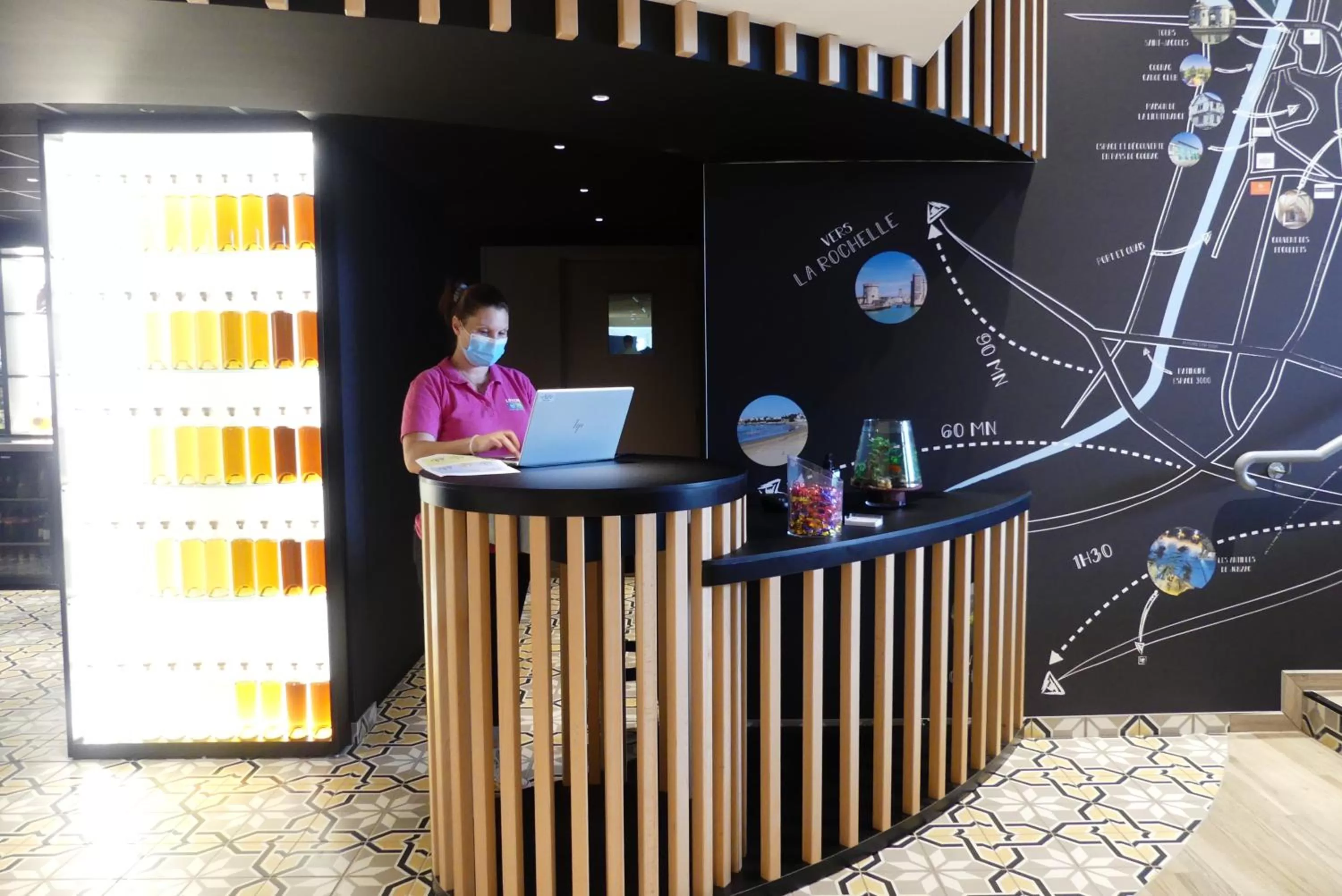 Lobby or reception in Ibis Styles Cognac