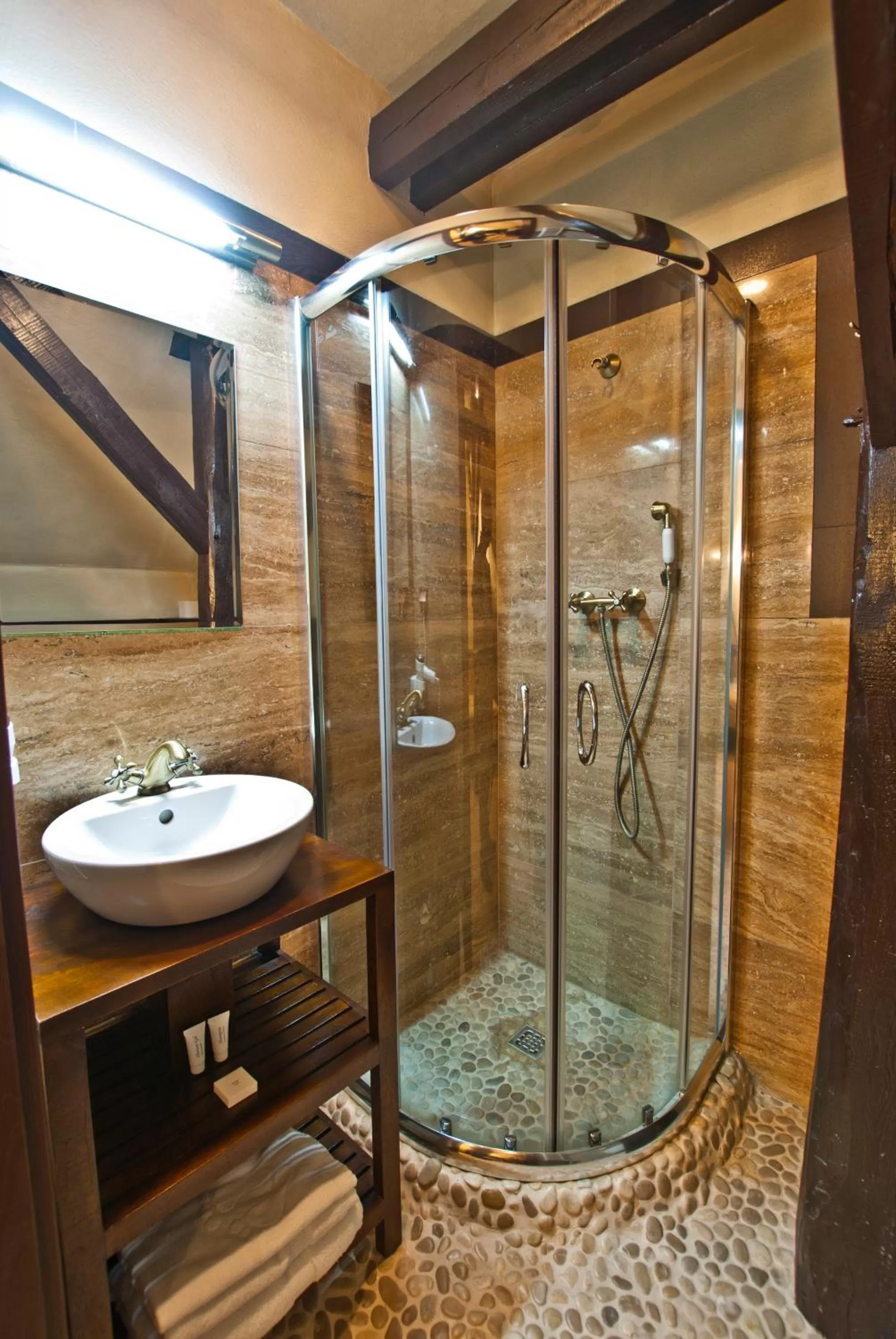 Shower, Bathroom in Zamek Uniejów