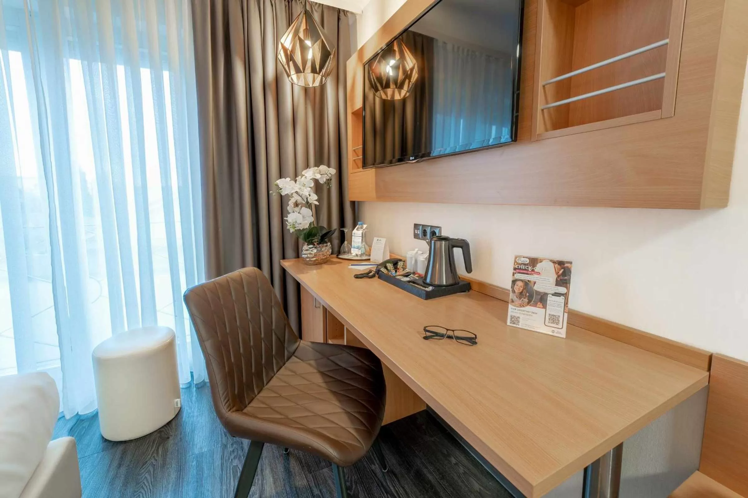 Photo of the whole room, Kitchen/Kitchenette in Best Western Hotel am Kastell