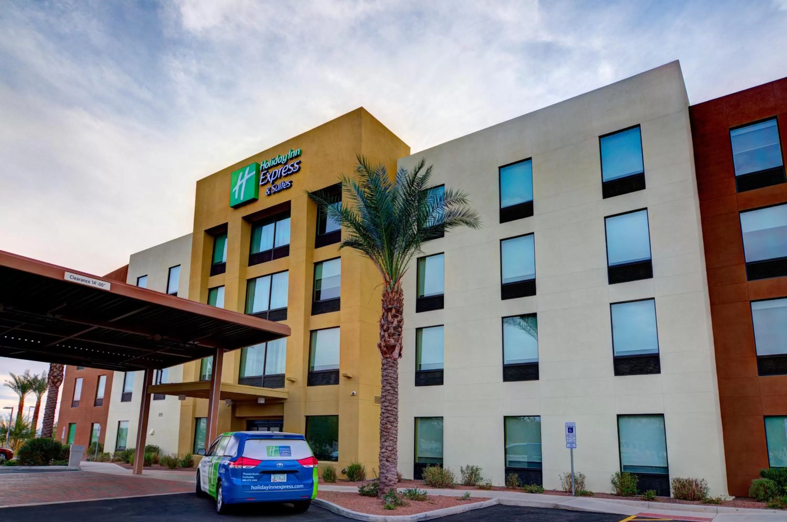 Property building in Holiday Inn Express & Suites - Phoenix North - Scottsdale by IHG