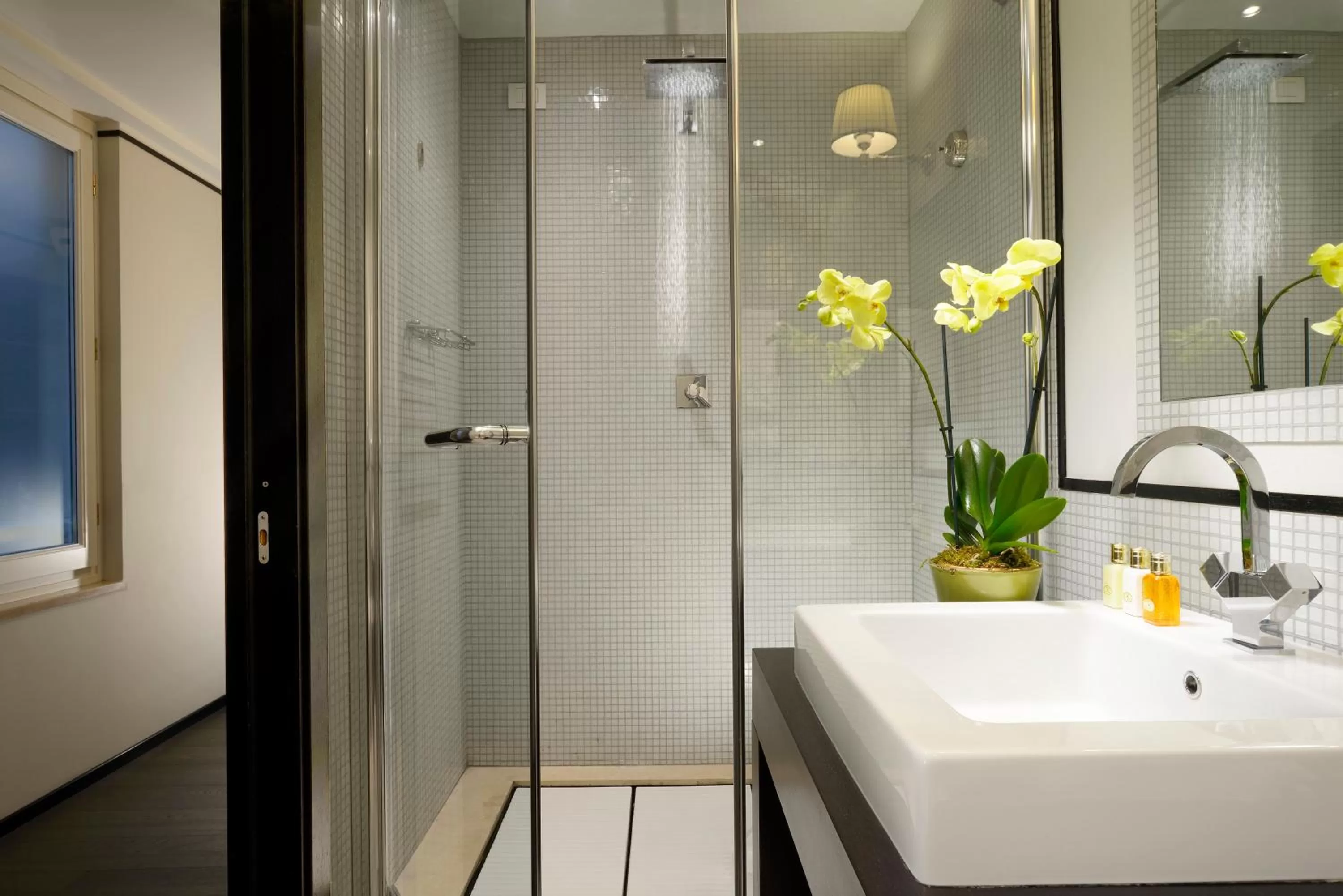 Bathroom in Ponte Vecchio Suites & Spa