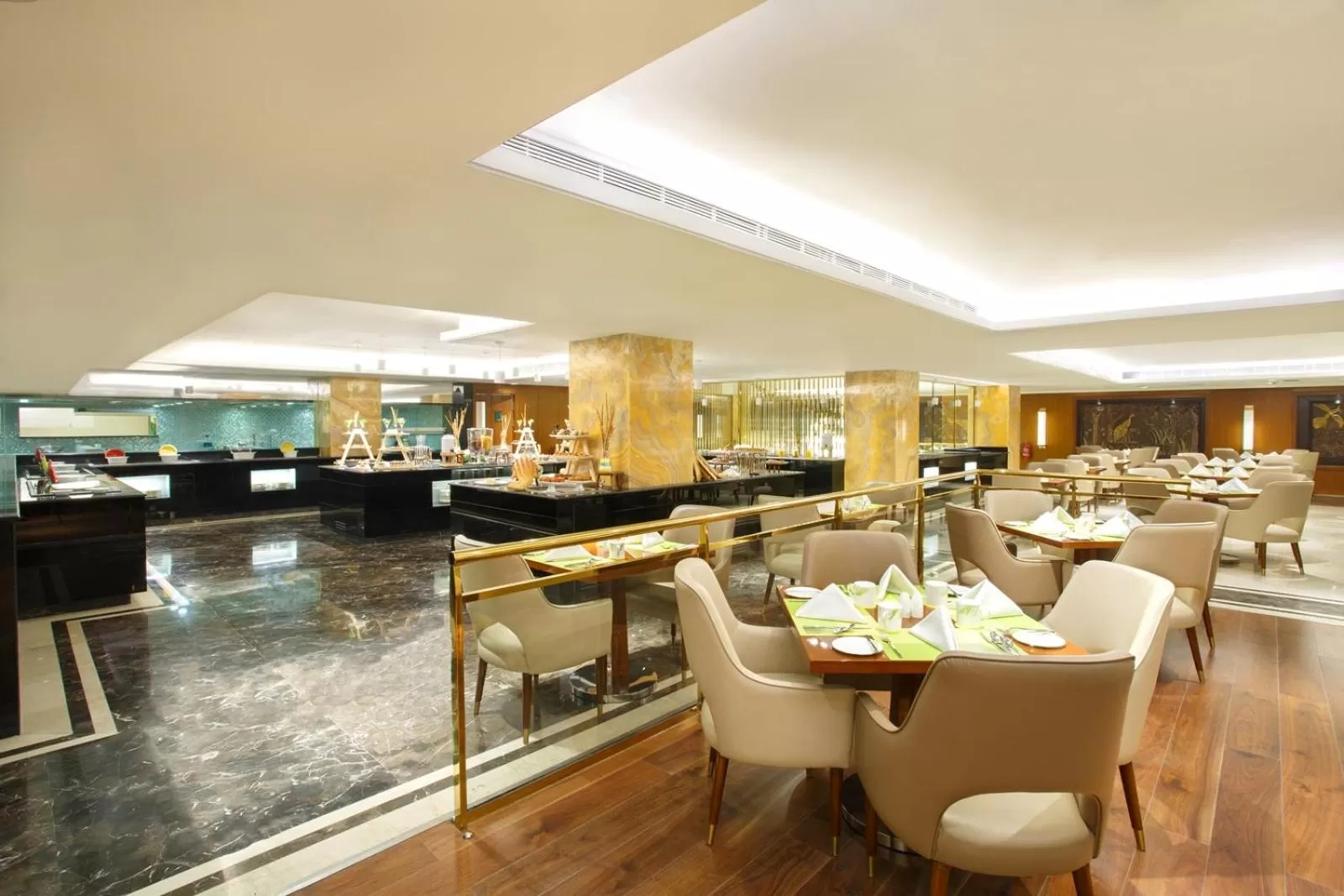 Restaurant/places to eat in Holiday Inn Dhaka City Centre by IHG