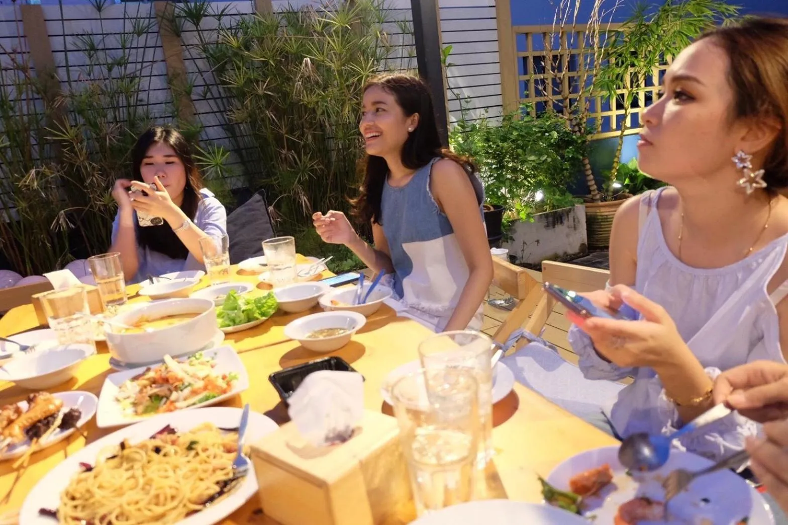 People in Kinnon Deluxe Hostel Coworking Cafe