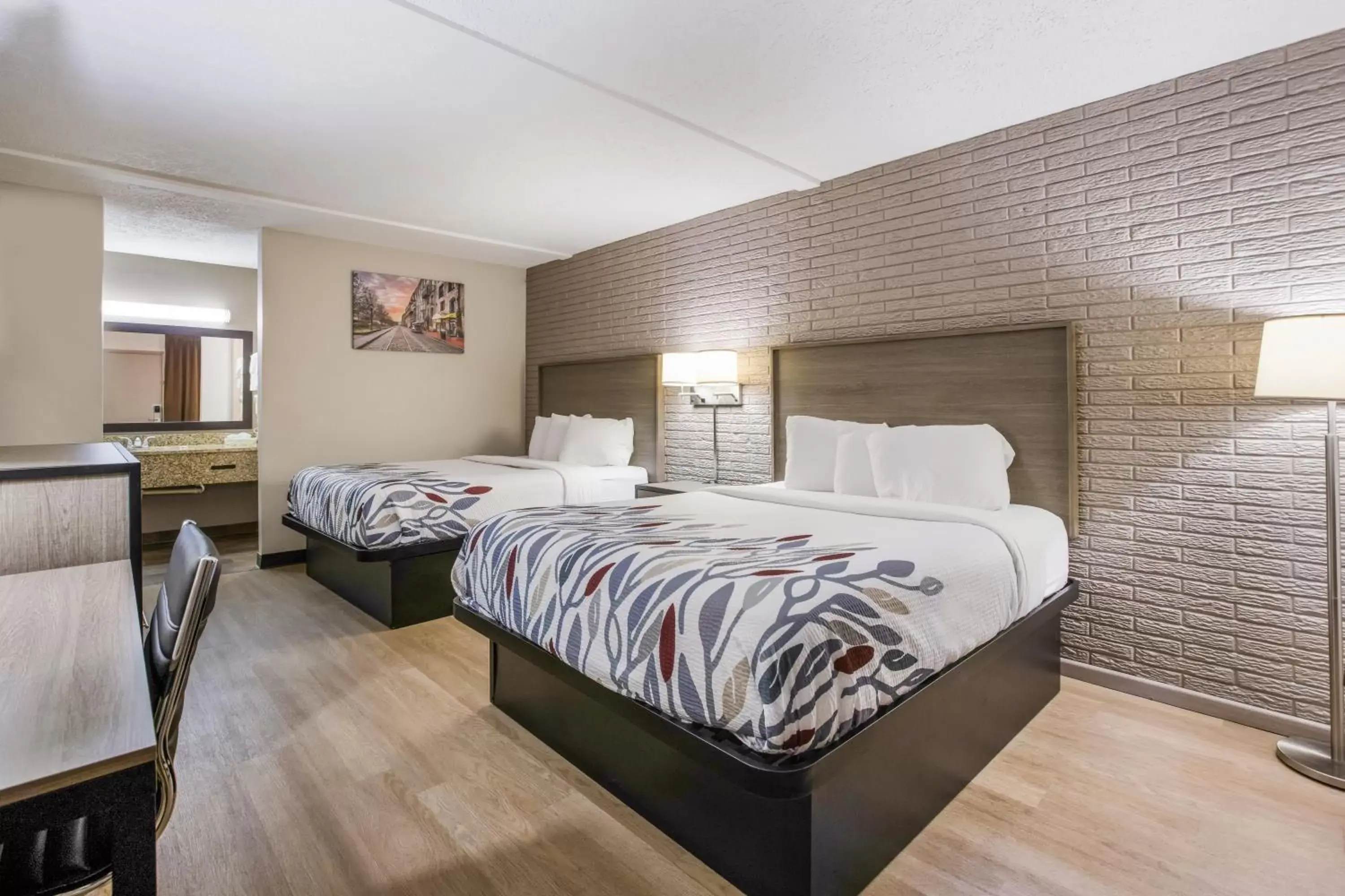 Deluxe Room with Two Queen Beds First Floor Non-Smoking in Red Roof Inn Savannah - Richmond Hill I-95 Deluxe Room with Two Queen Beds First Floor Non-Smoking in Red Roof Inn Savannah - Richmond Hill I-95