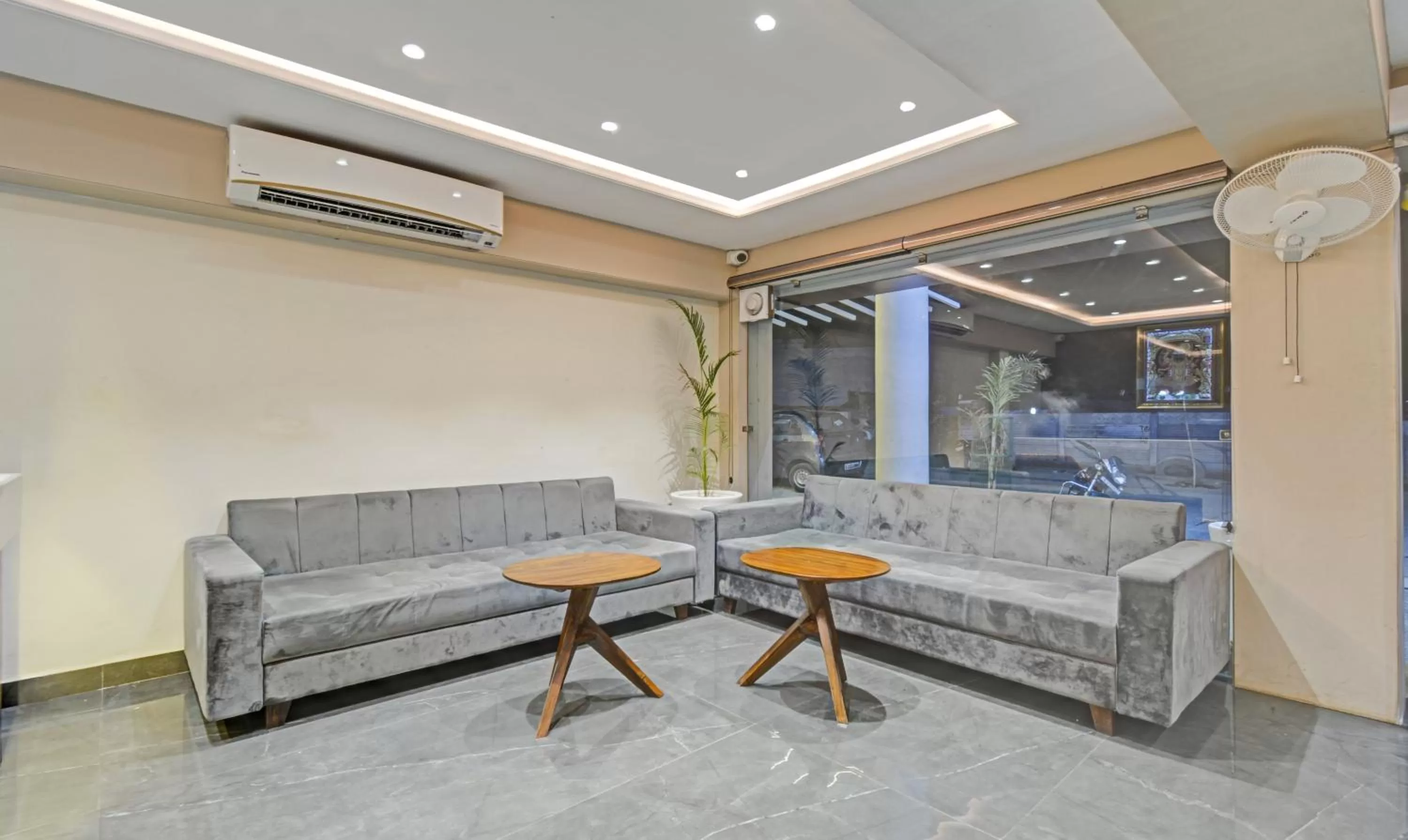 Seating area in Treebo Z