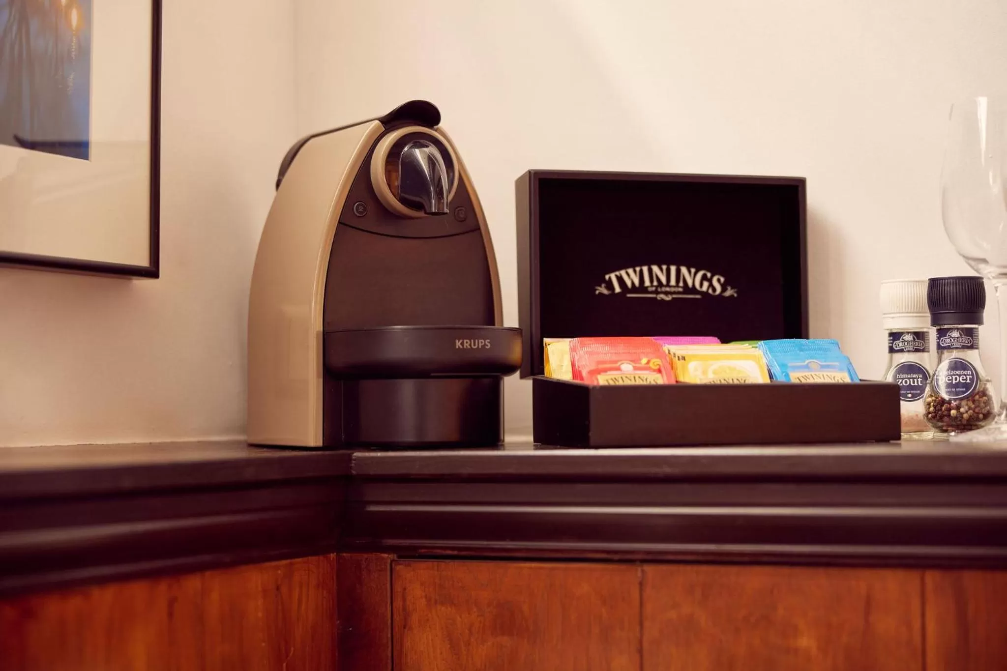 Coffee/tea facilities in Realeneiland Bed & Breakfast