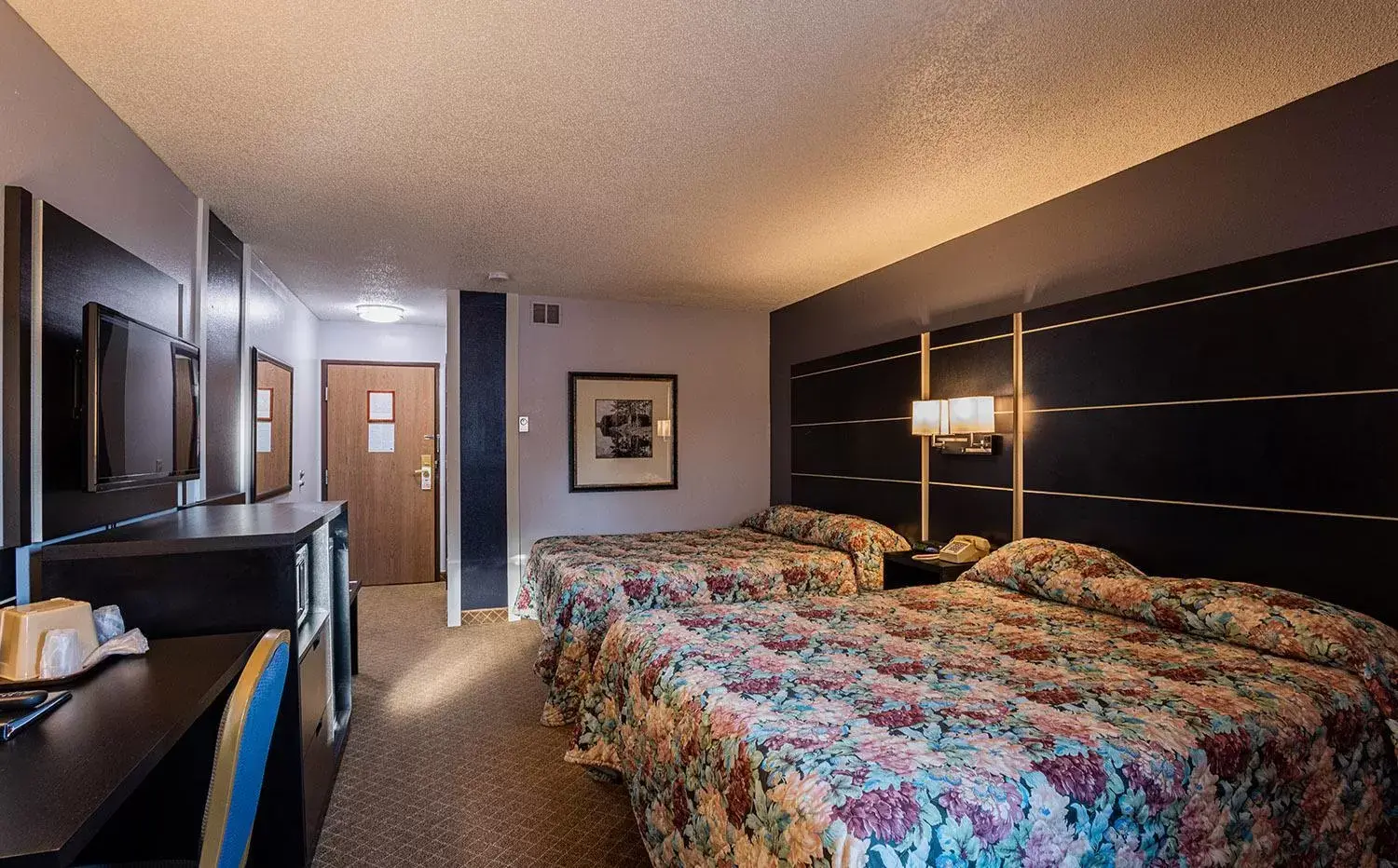 Standard Queen Room with Two Queen Beds - Non Smoking in Coratel Inn & Suites by Jasper Hastings Standard Queen Room with Two Queen Beds - Non Smoking in Coratel Inn & Suites by Jasper Hastings