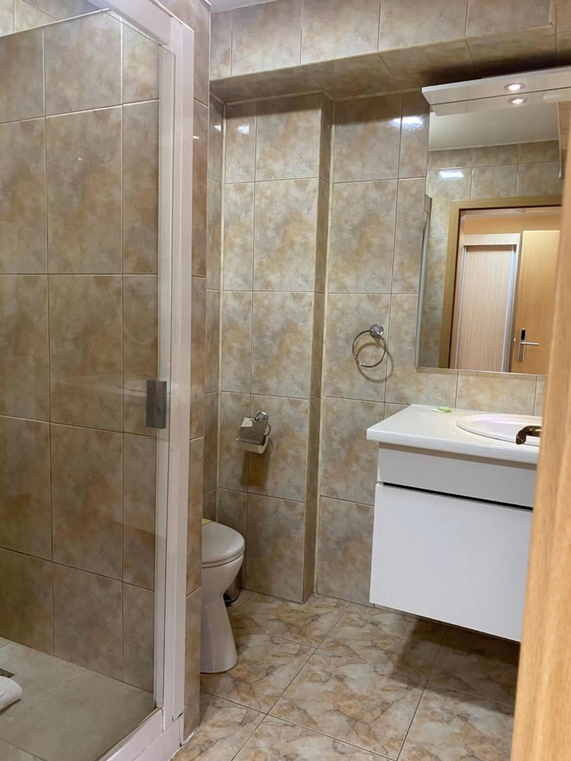 Bathroom in Hotel Edelweiss