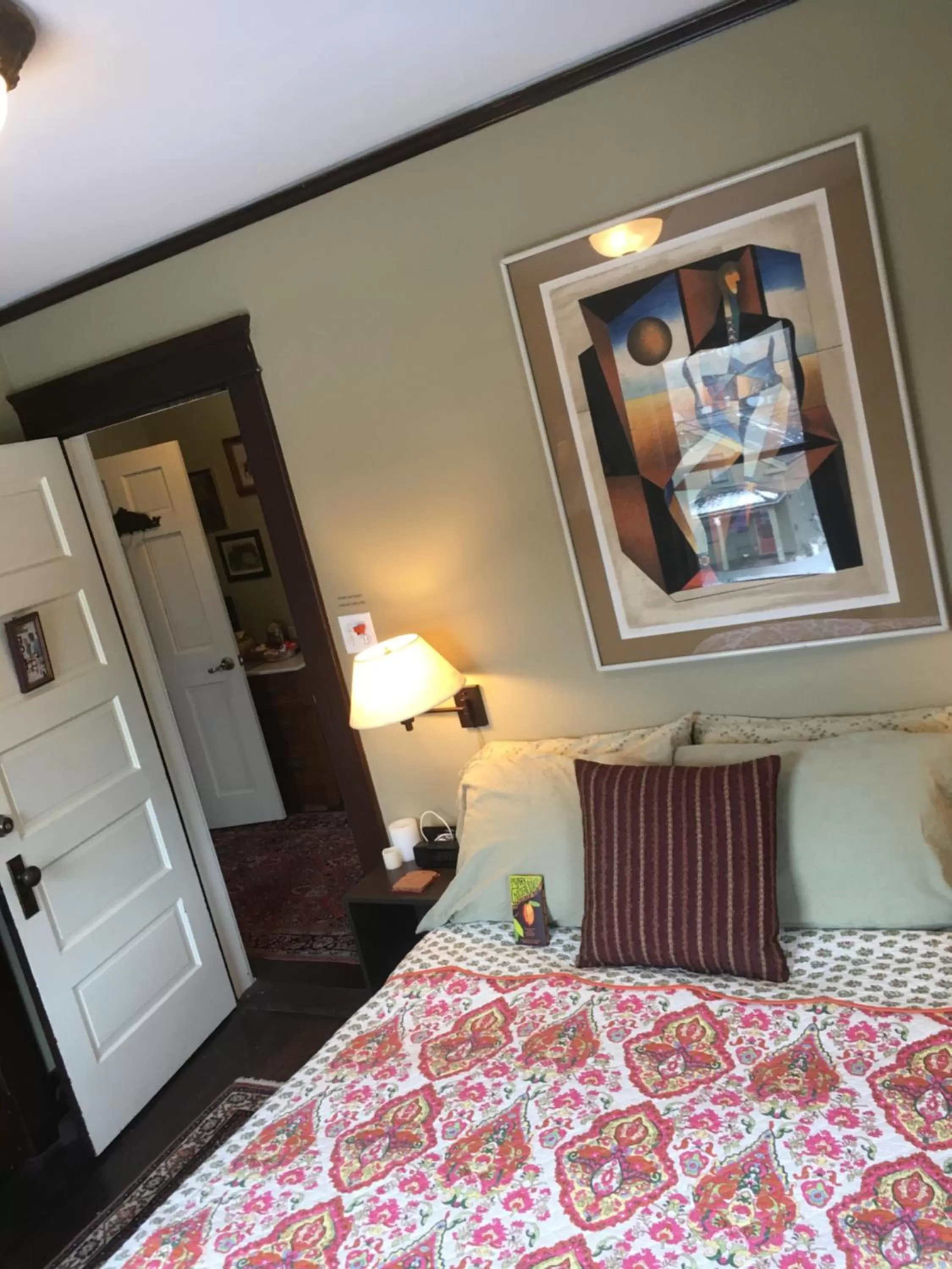 Bedroom, Bed in Burnt Toast Inn