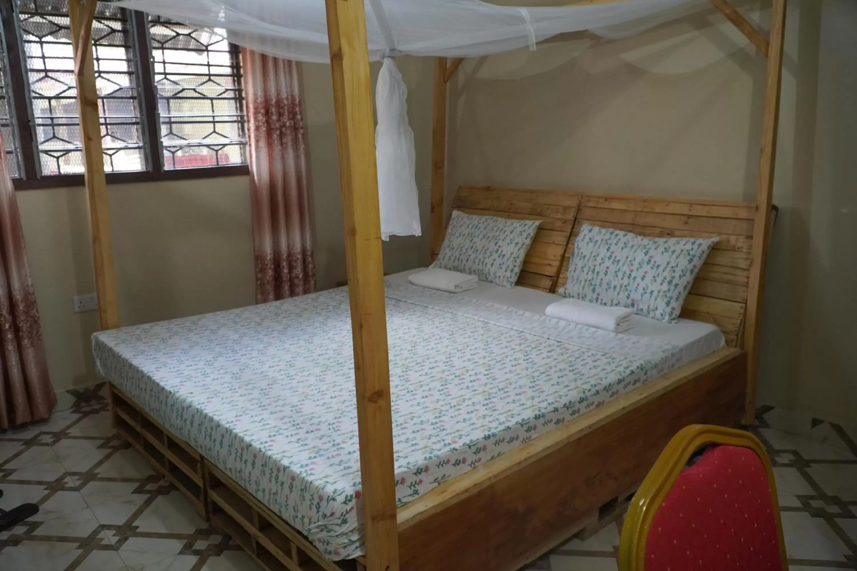 Deluxe Double Room in L&J Modern Backpackers Kinondoni Deluxe Double Room in L&J Modern Backpackers Kinondoni
