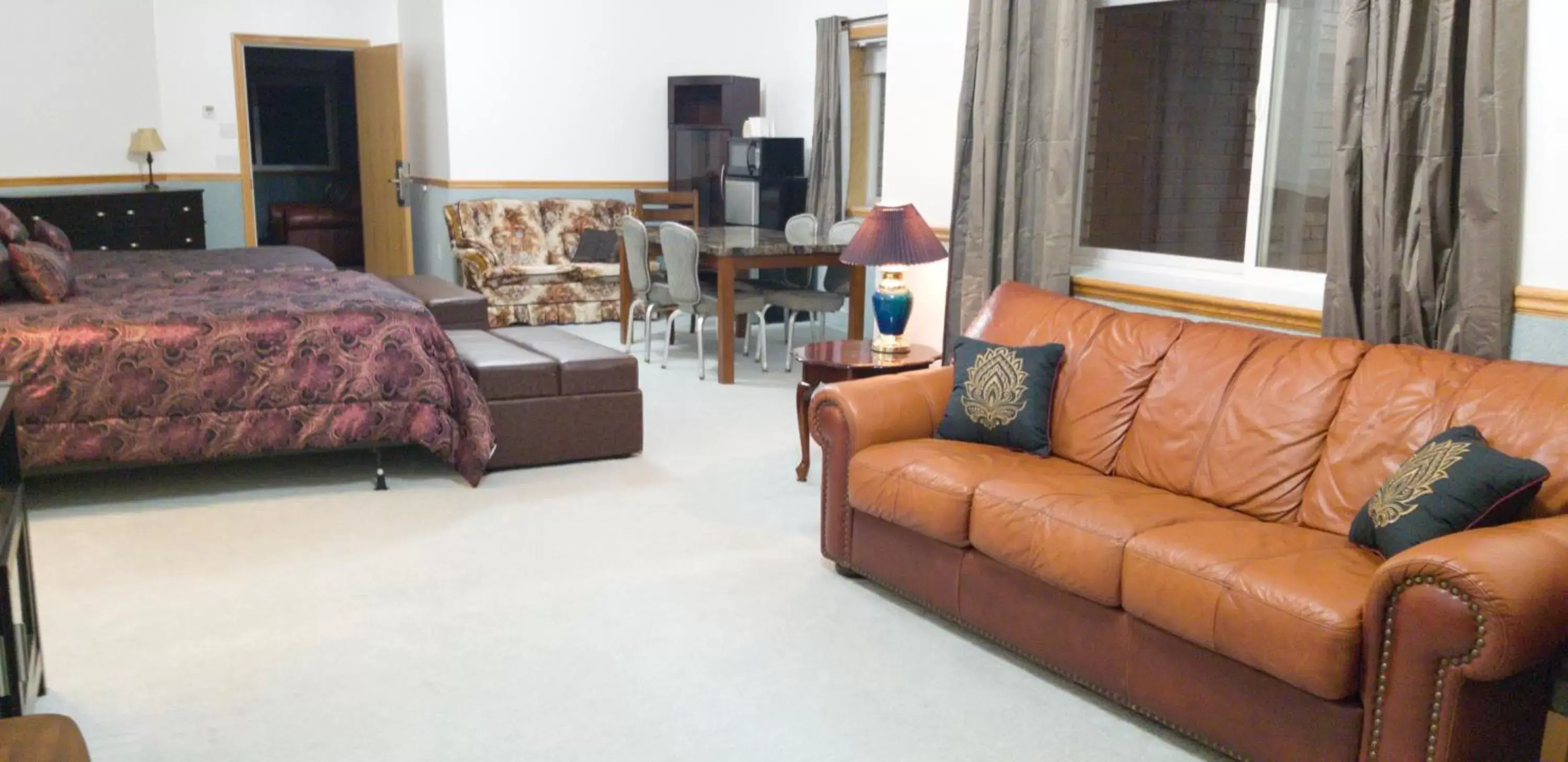 Family Suite in Zion's Most Wanted Hotel Family Suite in Zion's Most Wanted Hotel