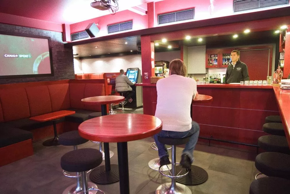 People, Lounge/Bar in Hotel Kiteenhovi