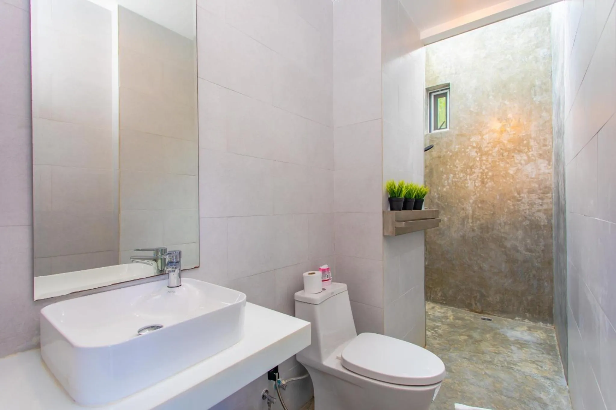 Bathroom in Baan Saint-Tropez Seaview Villas Kata Beach