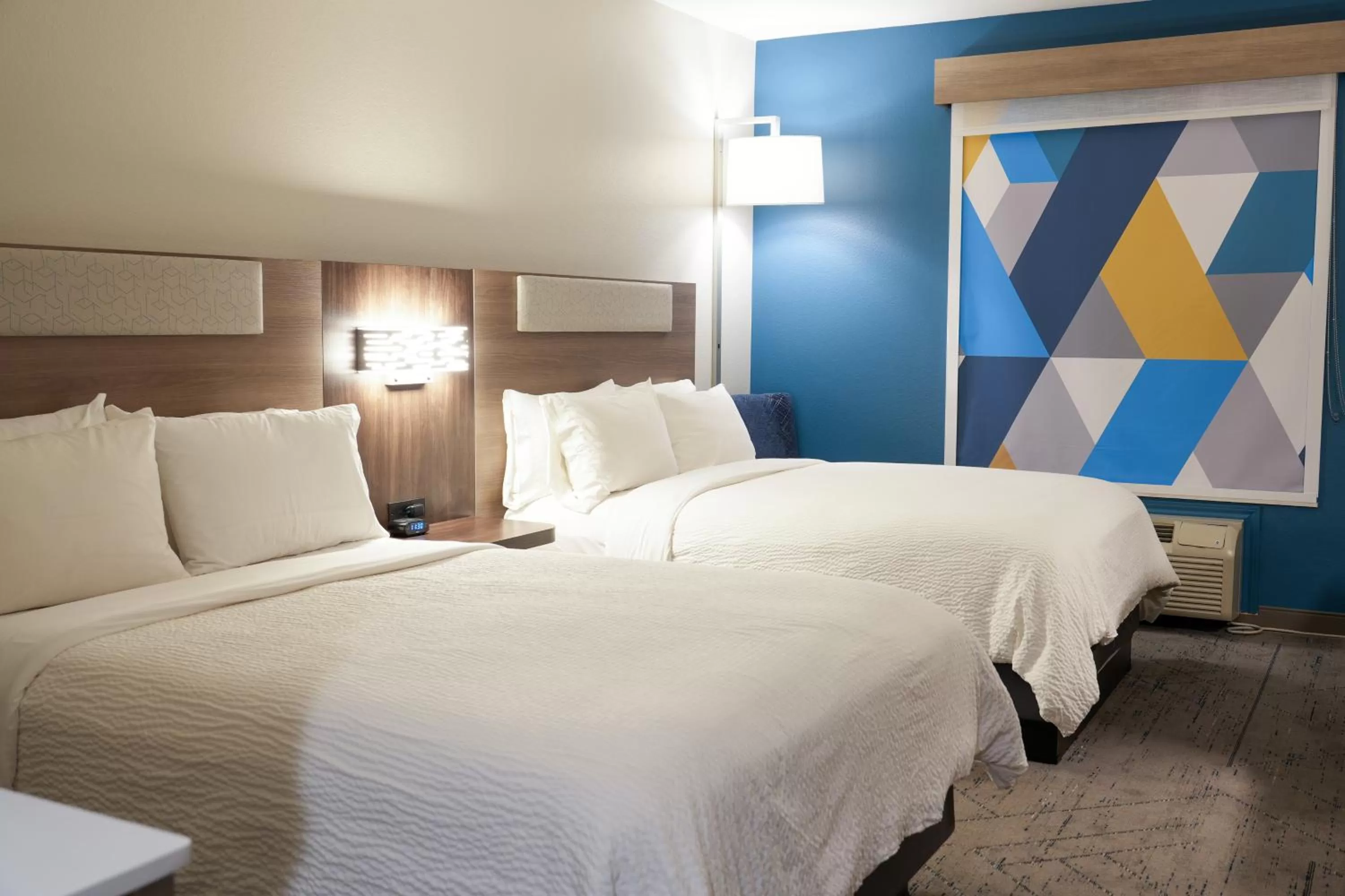 Bed in Holiday Inn Express Hotel & Suites Cedar Hill by IHG