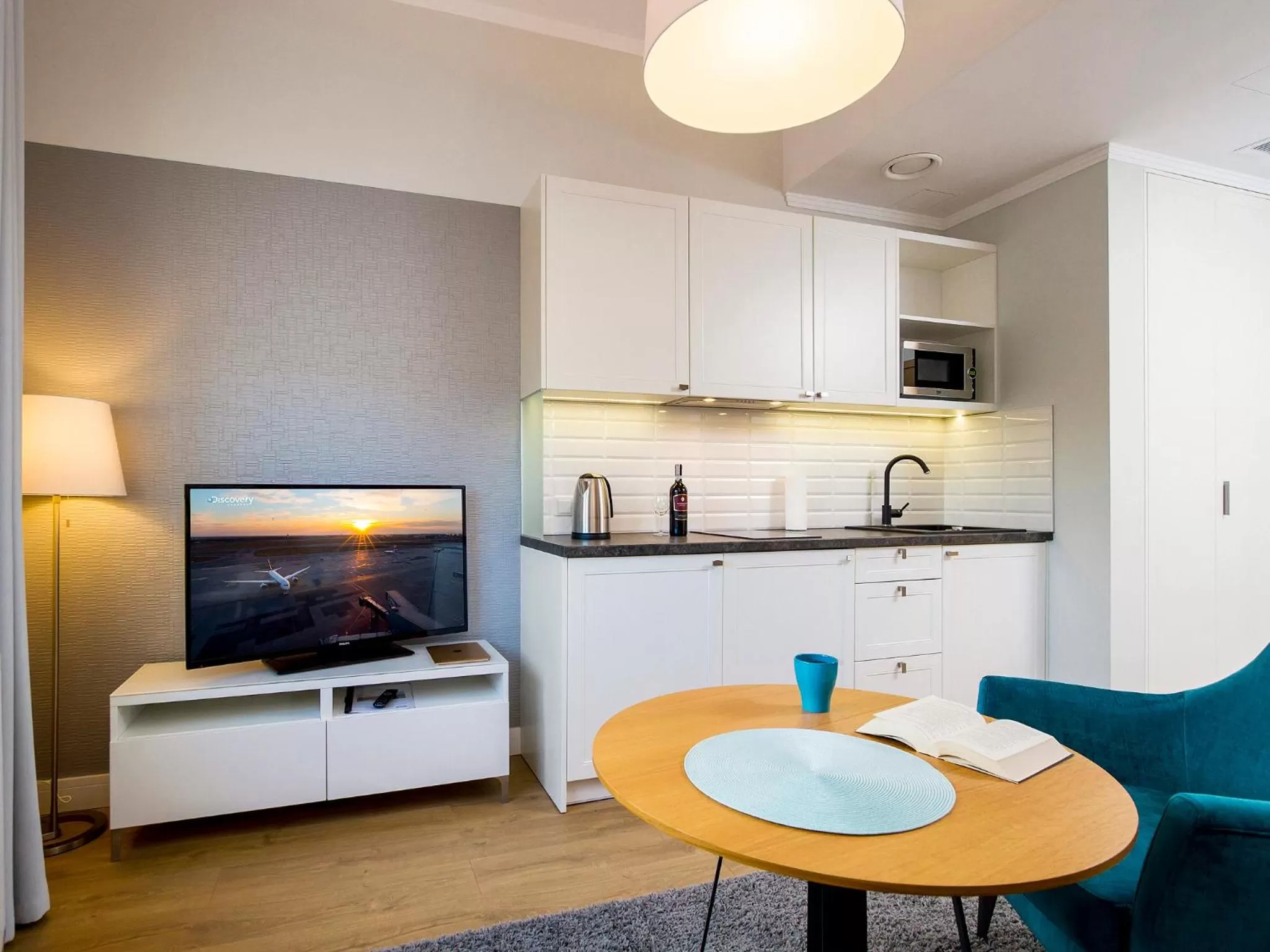 TV and multimedia in Riverside Aparthotel Cracow