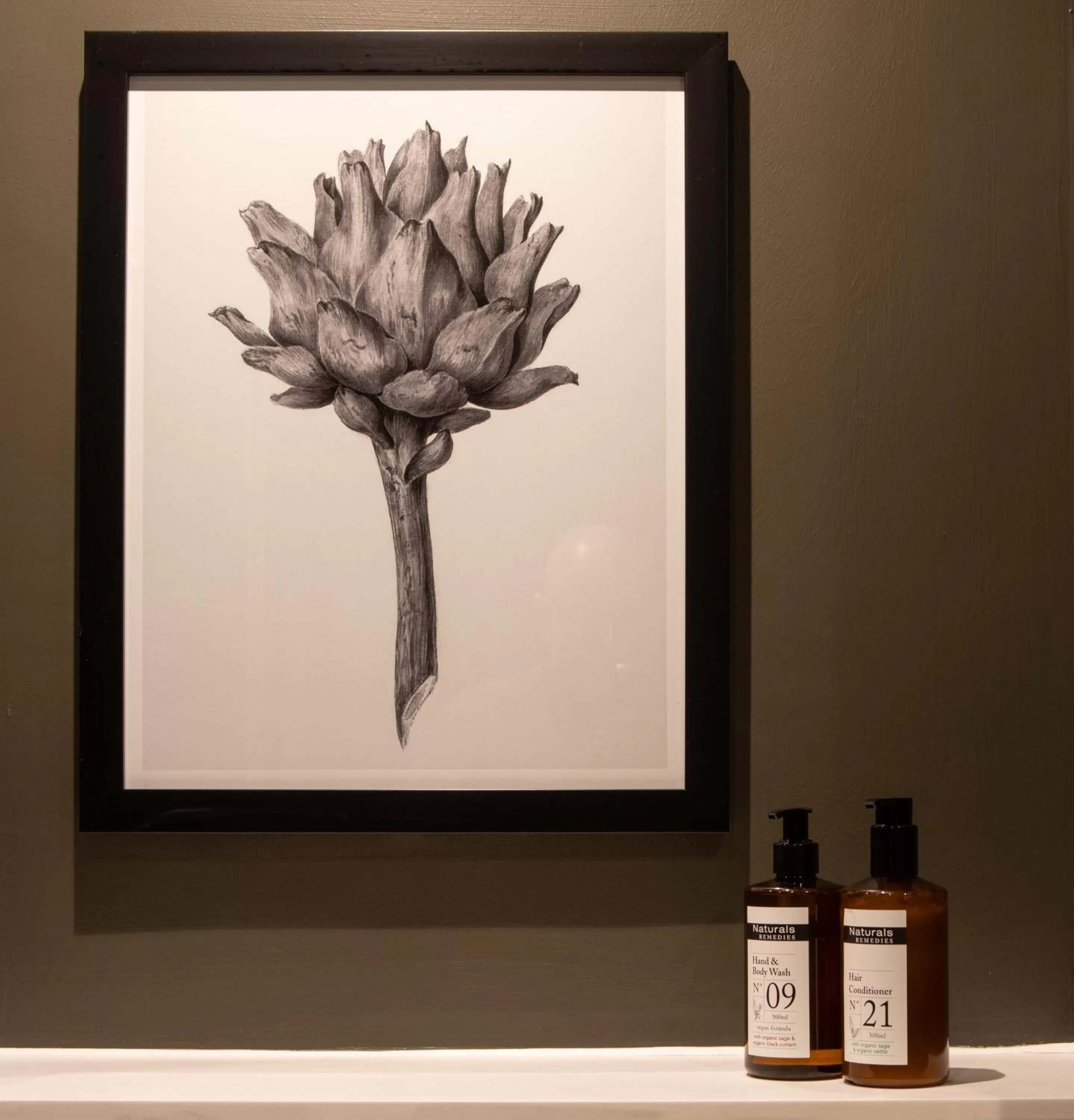 Bathroom in The Samuel Ryder Hotel St Albans, Tapestry Collection Hilton