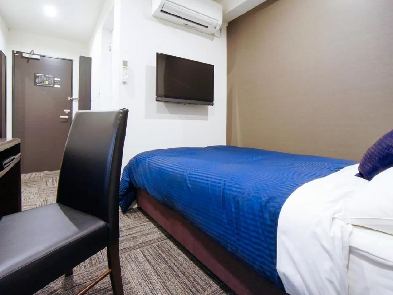 Bed in HOTEL LiVEMAX Kakegawa-Ekimae