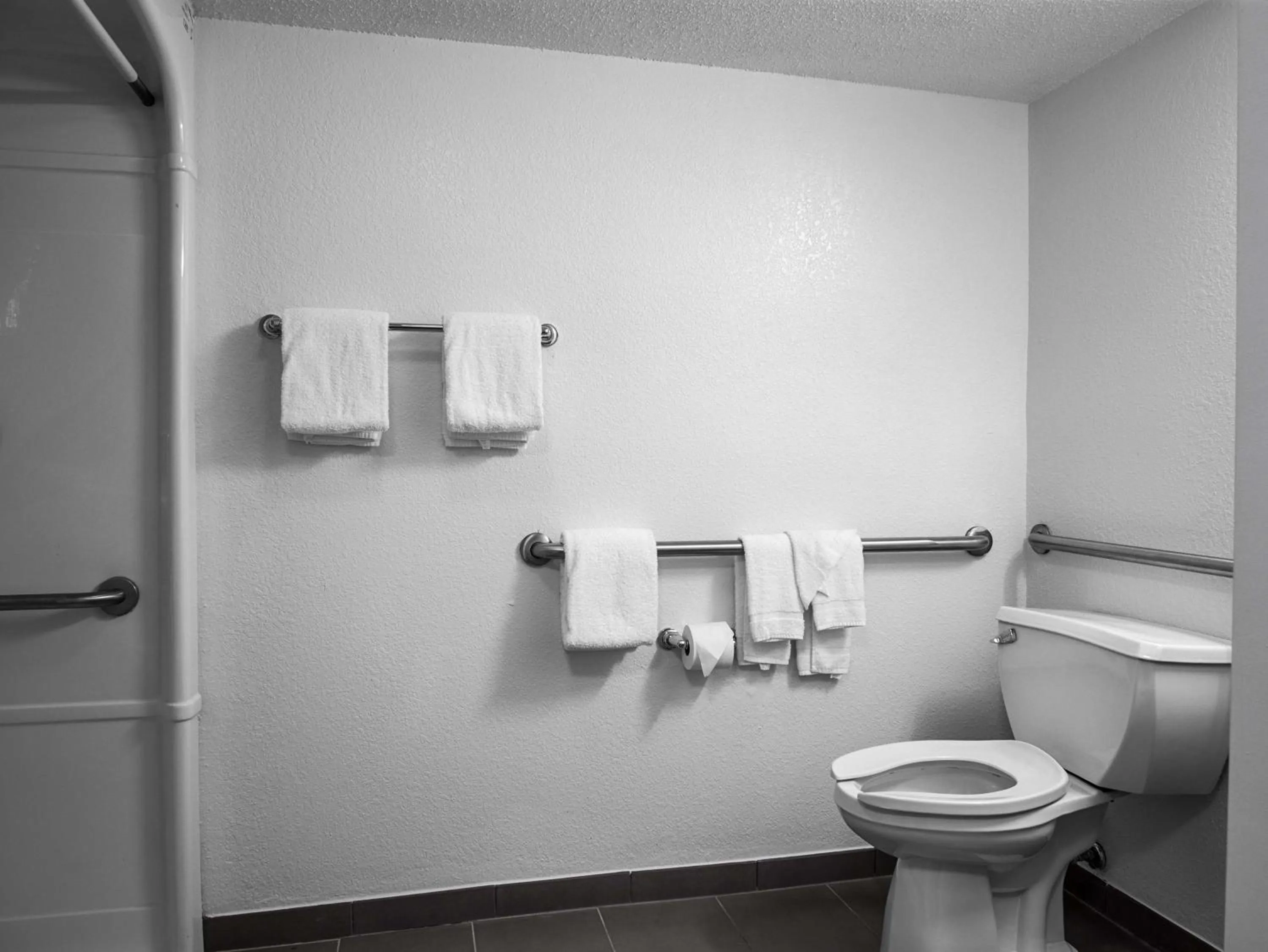 Shower in Studio 6-Miamisburg, OH - Dayton