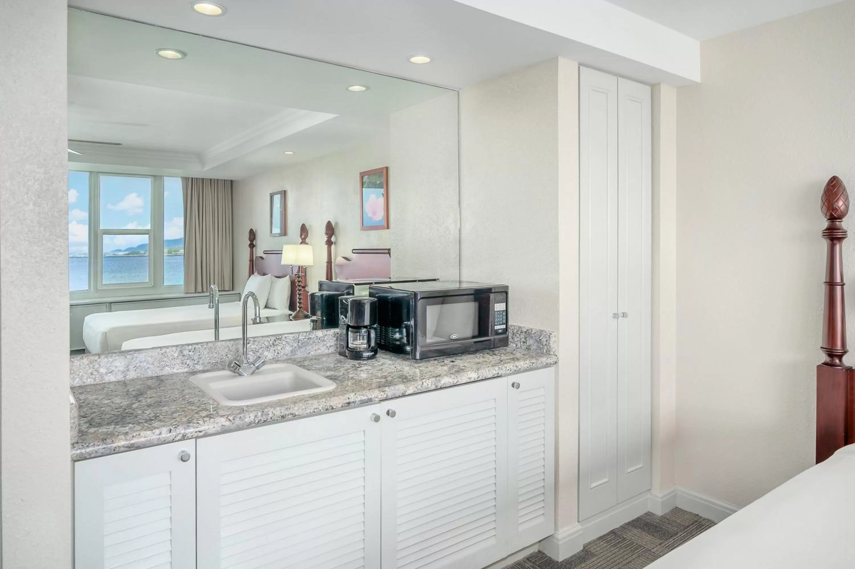 Kitchen or kitchenette in Maui Beach Hotel