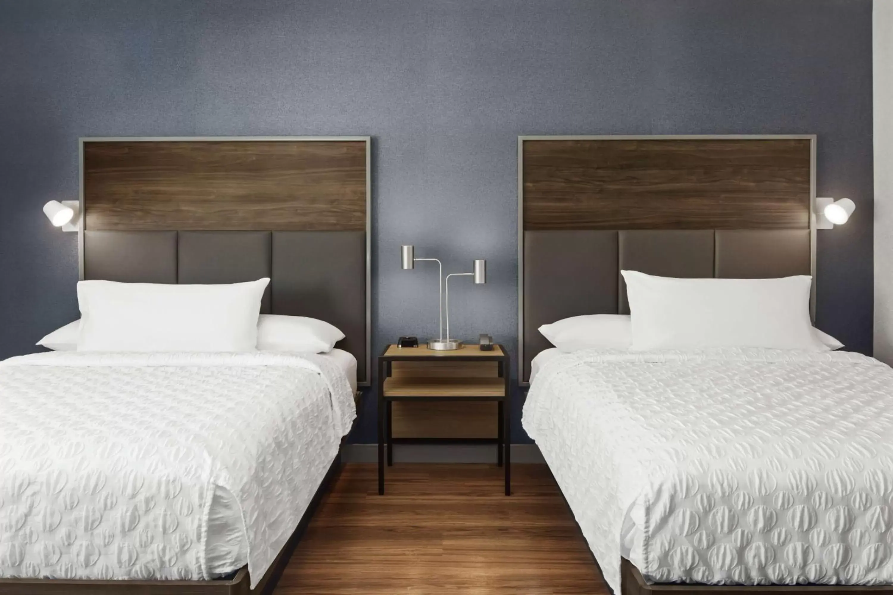 Queen Room with Two Queen Beds - Hearing Accessible with Tub in Tru By Hilton Savannah Midtown Ga Queen Room with Two Queen Beds - Hearing Accessible with Tub in Tru By Hilton Savannah Midtown Ga