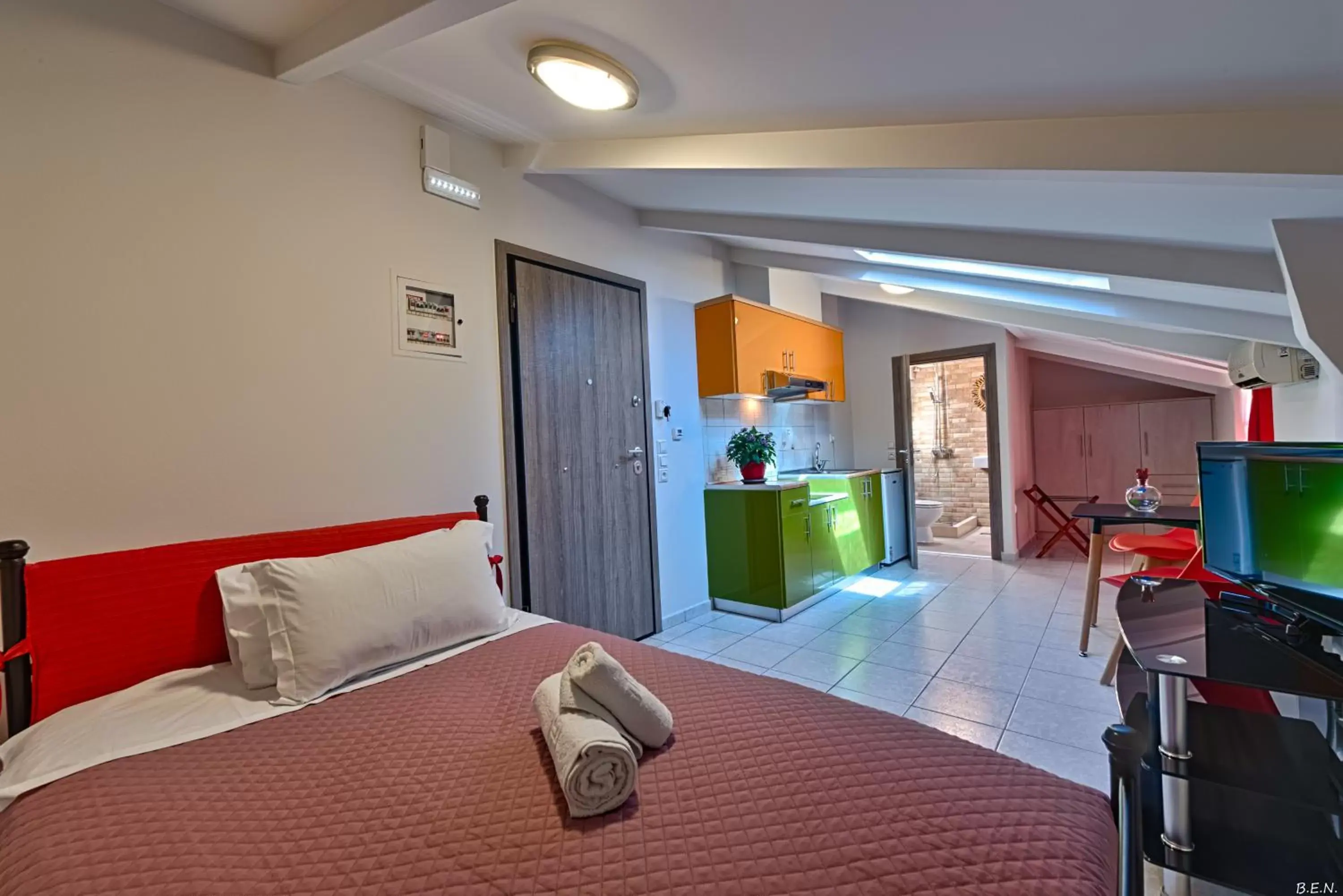 Studio with Mountain View - single occupancy in Alexia's Apartments Studio with Mountain View - single occupancy in Alexia's Apartments