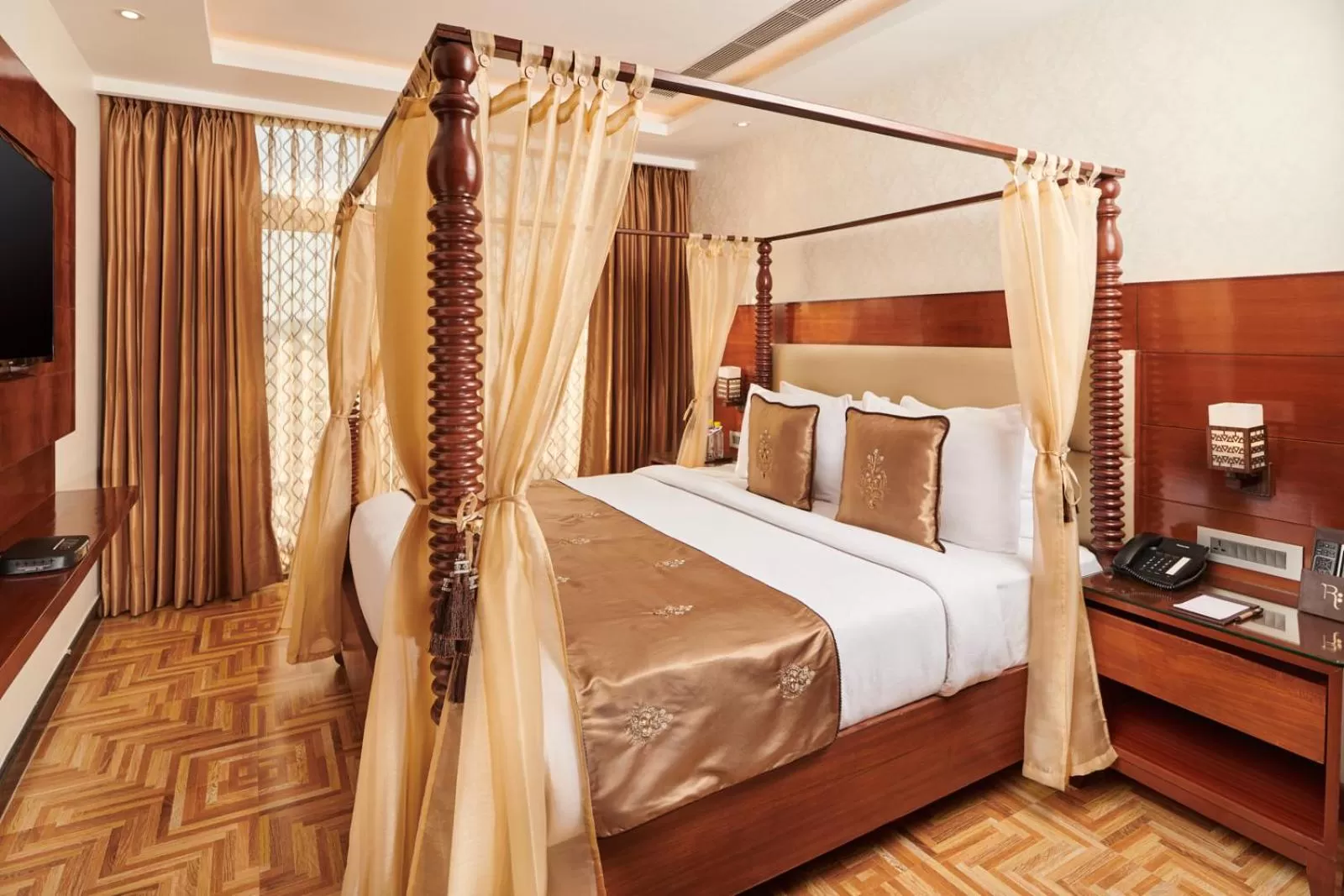 Photo of the whole room, Bed in LP Vilas