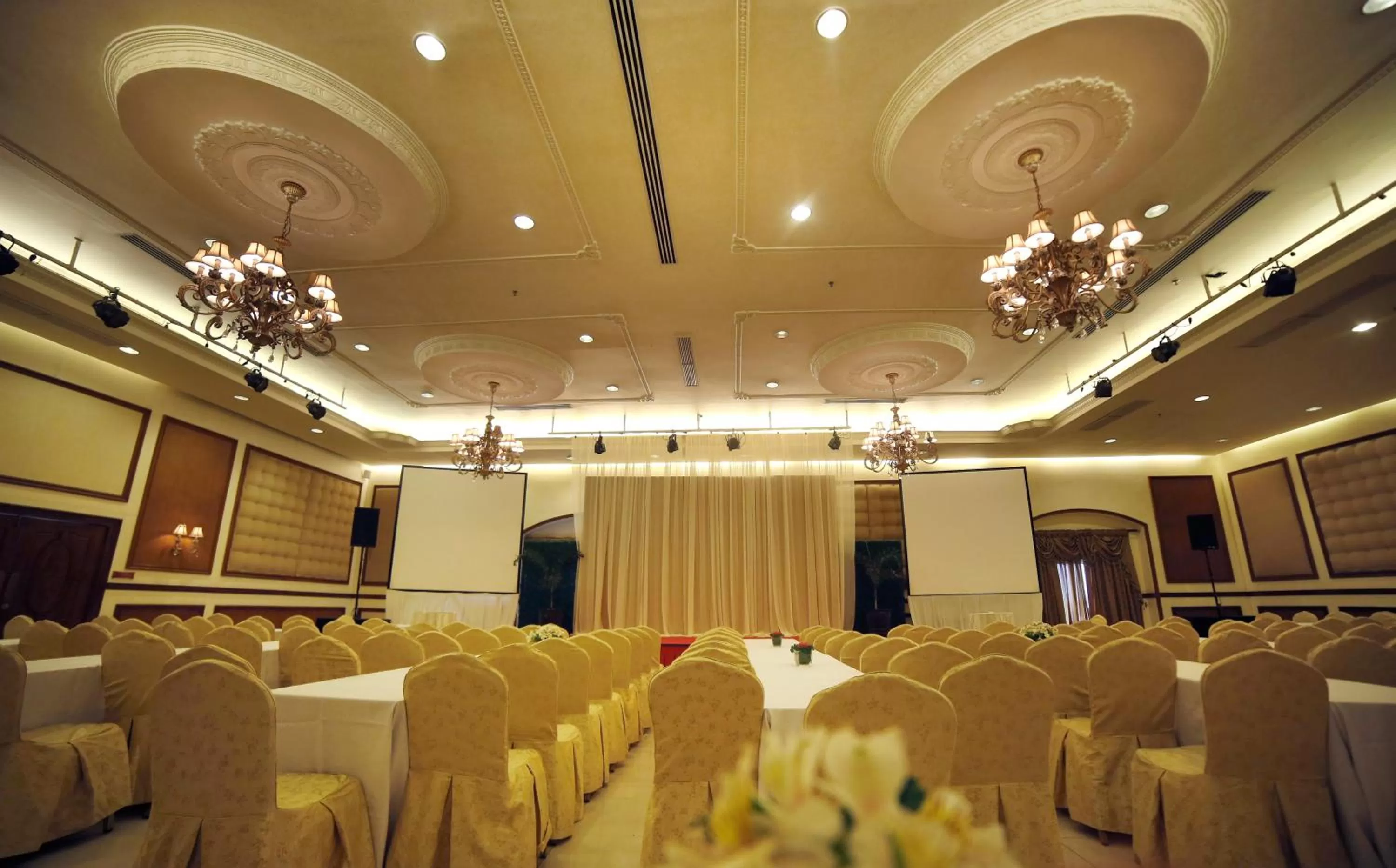 Banquet/Function facilities in Villa Caceres Hotel