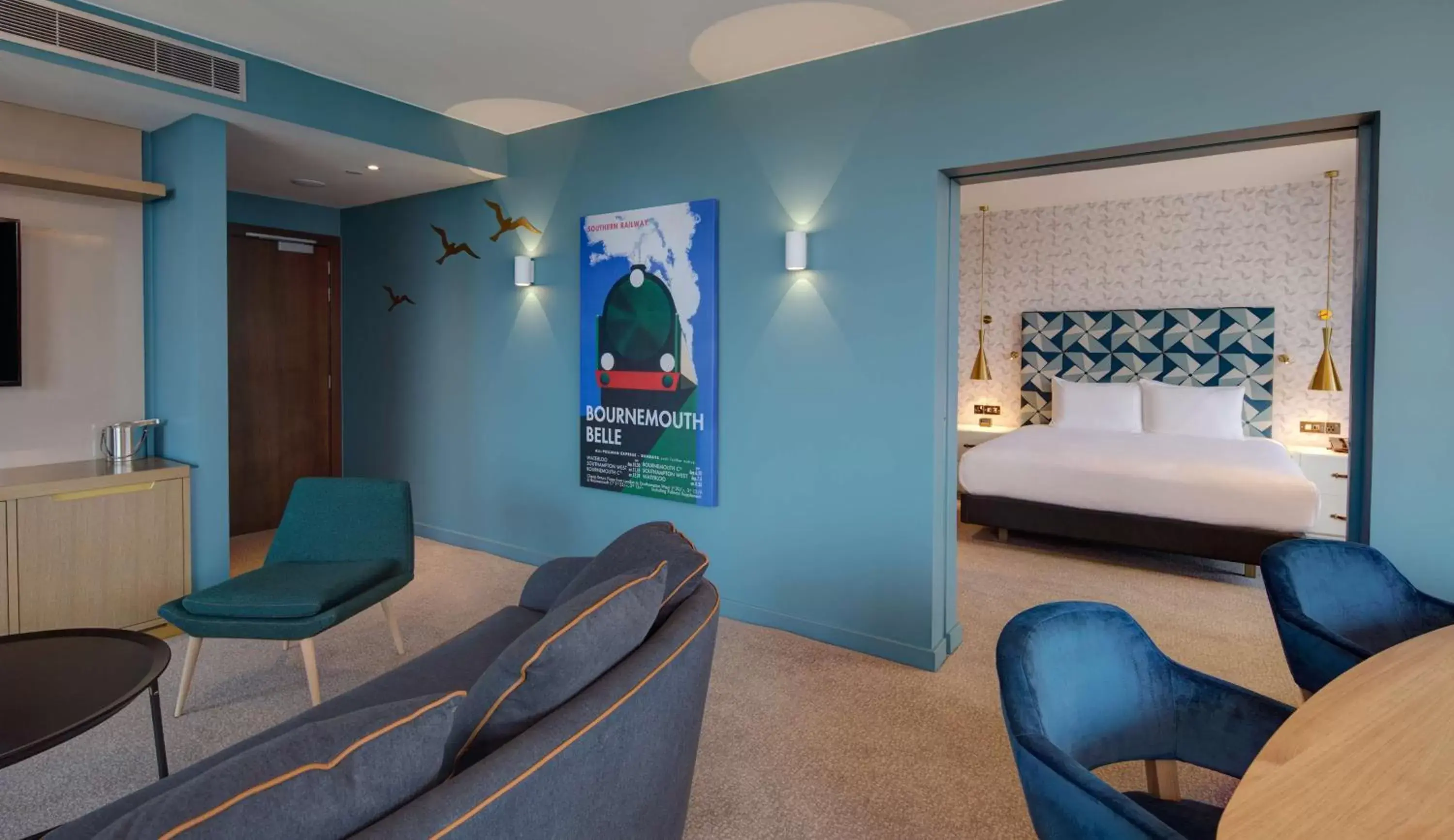 One-Bedroom King Suite in Hilton Bournemouth One-Bedroom King Suite in Hilton Bournemouth