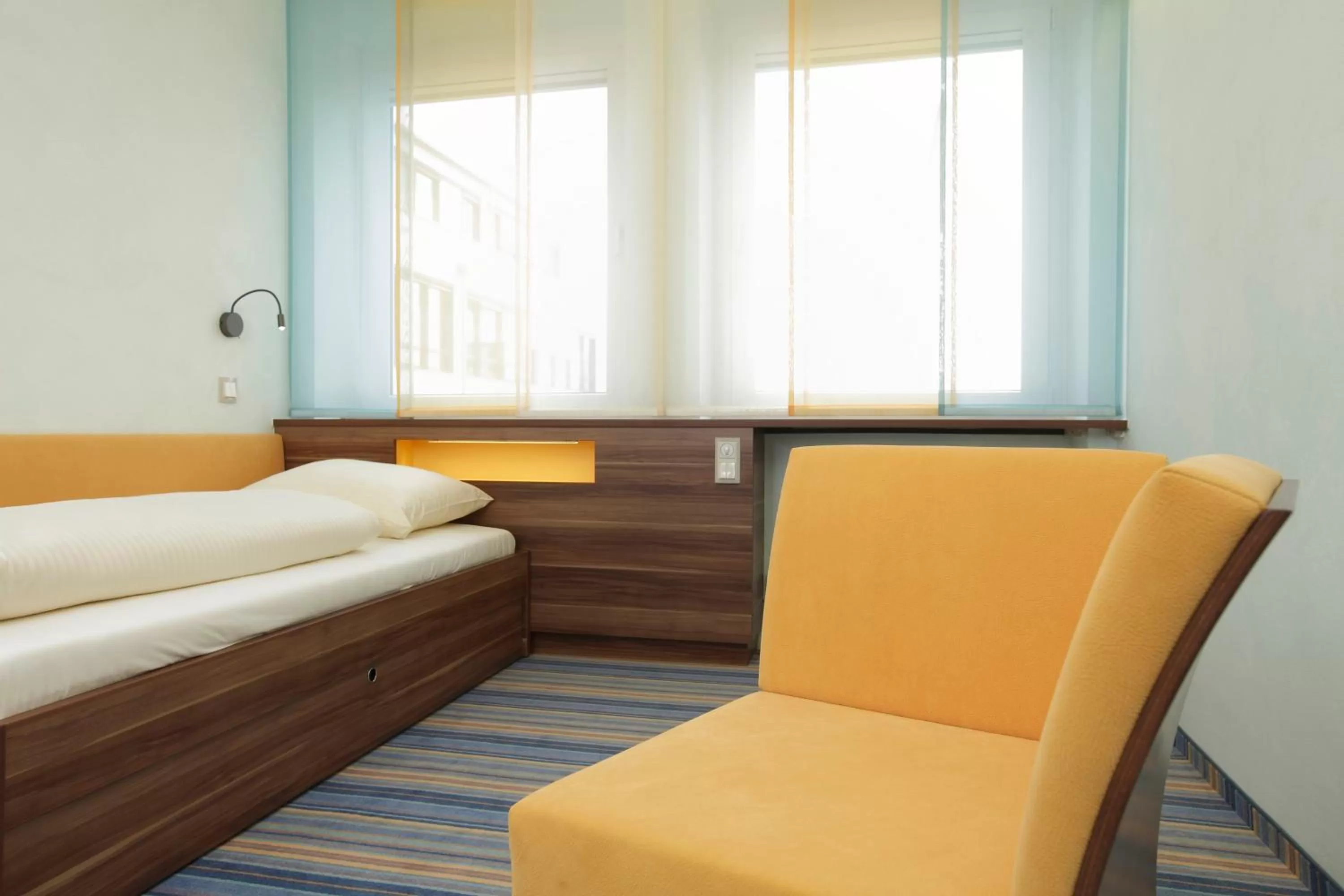 Photo of the whole room, Seating Area in Hotel Peterhof