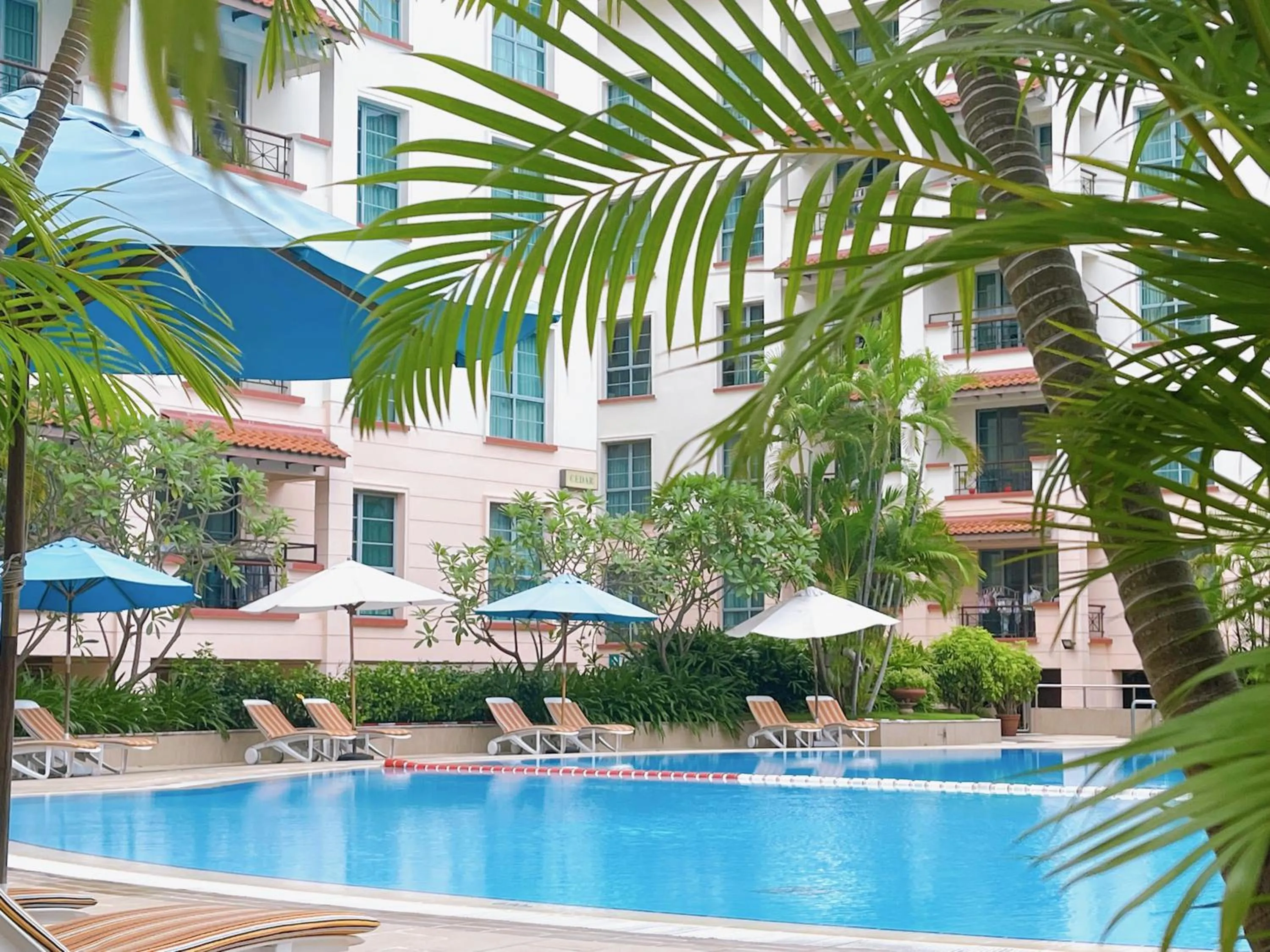 Swimming pool in Diamond Westlake Suites