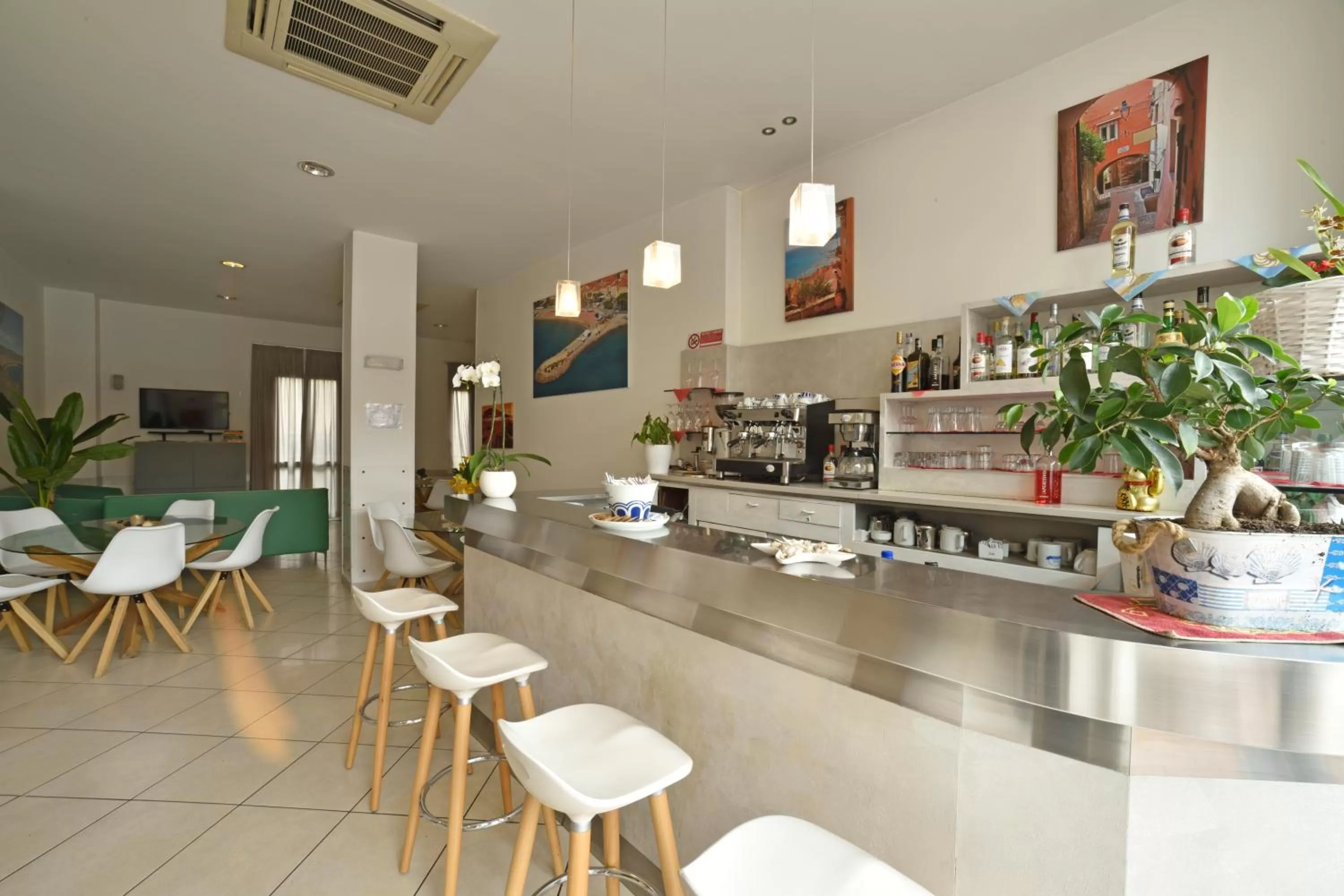 Lounge or bar in Hotel Ristorante La Marina Mhotelsgroup