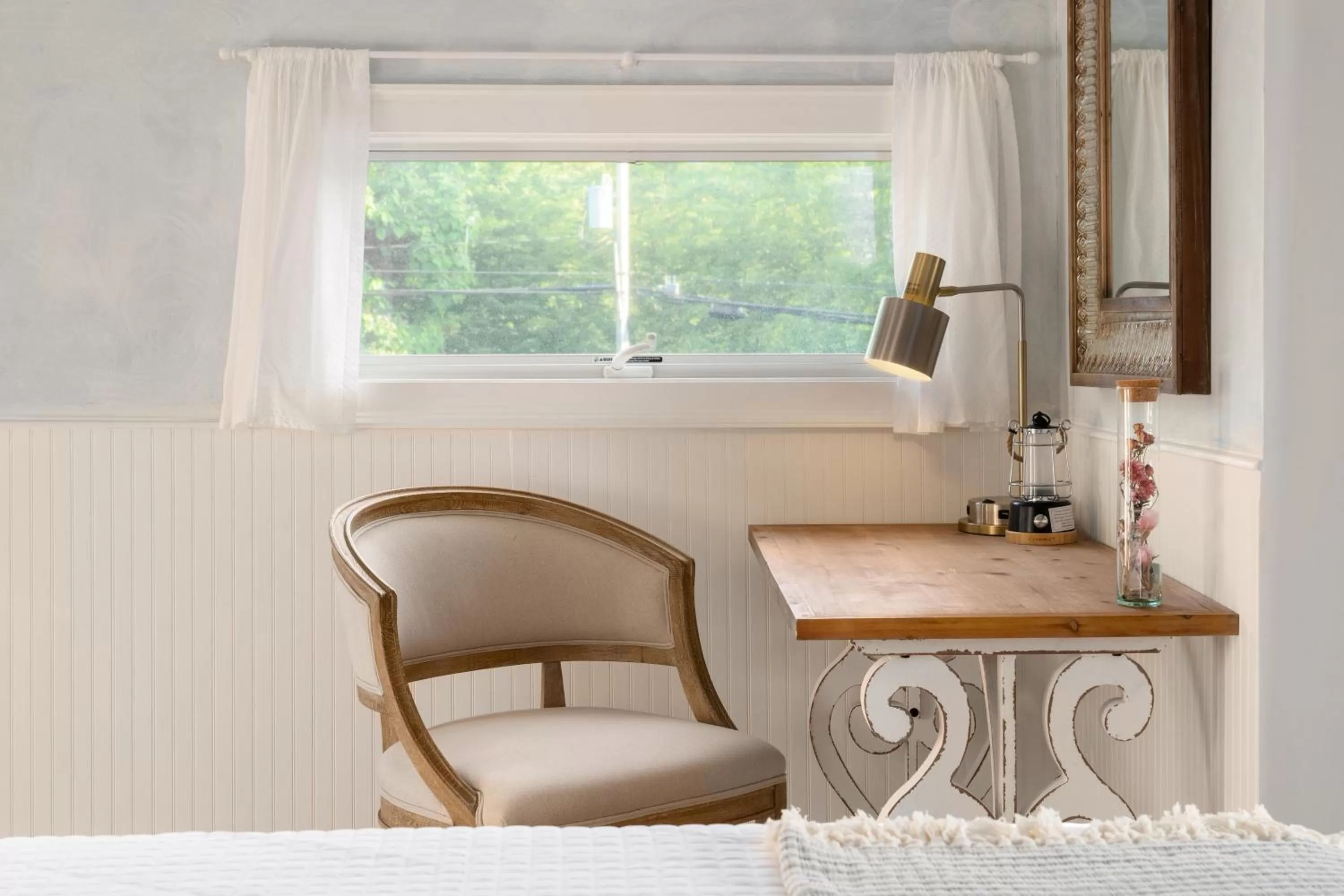 Seating area in Inn at Silver Maple Farm