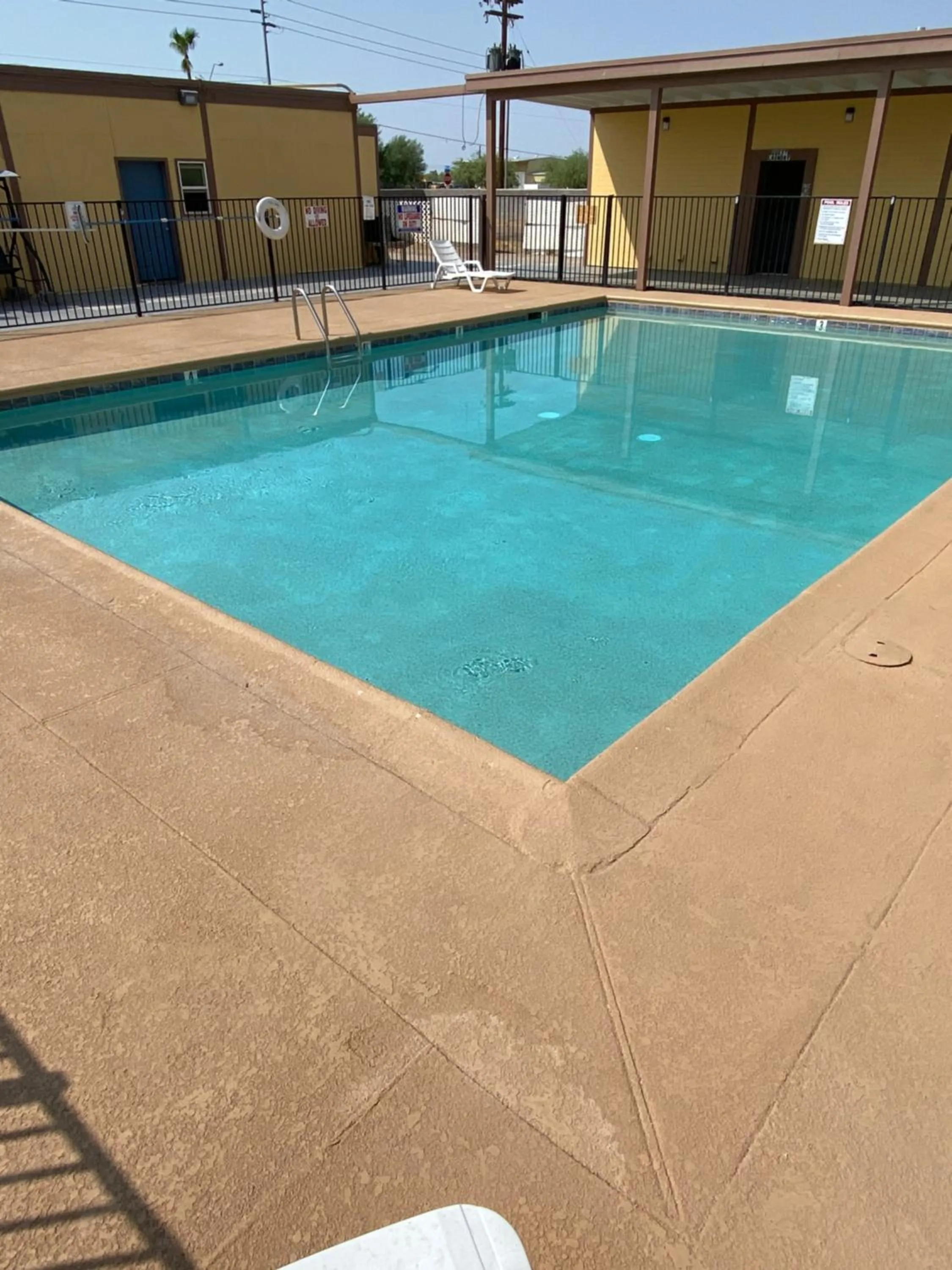 Swimming pool in Gila Bend Lodge
