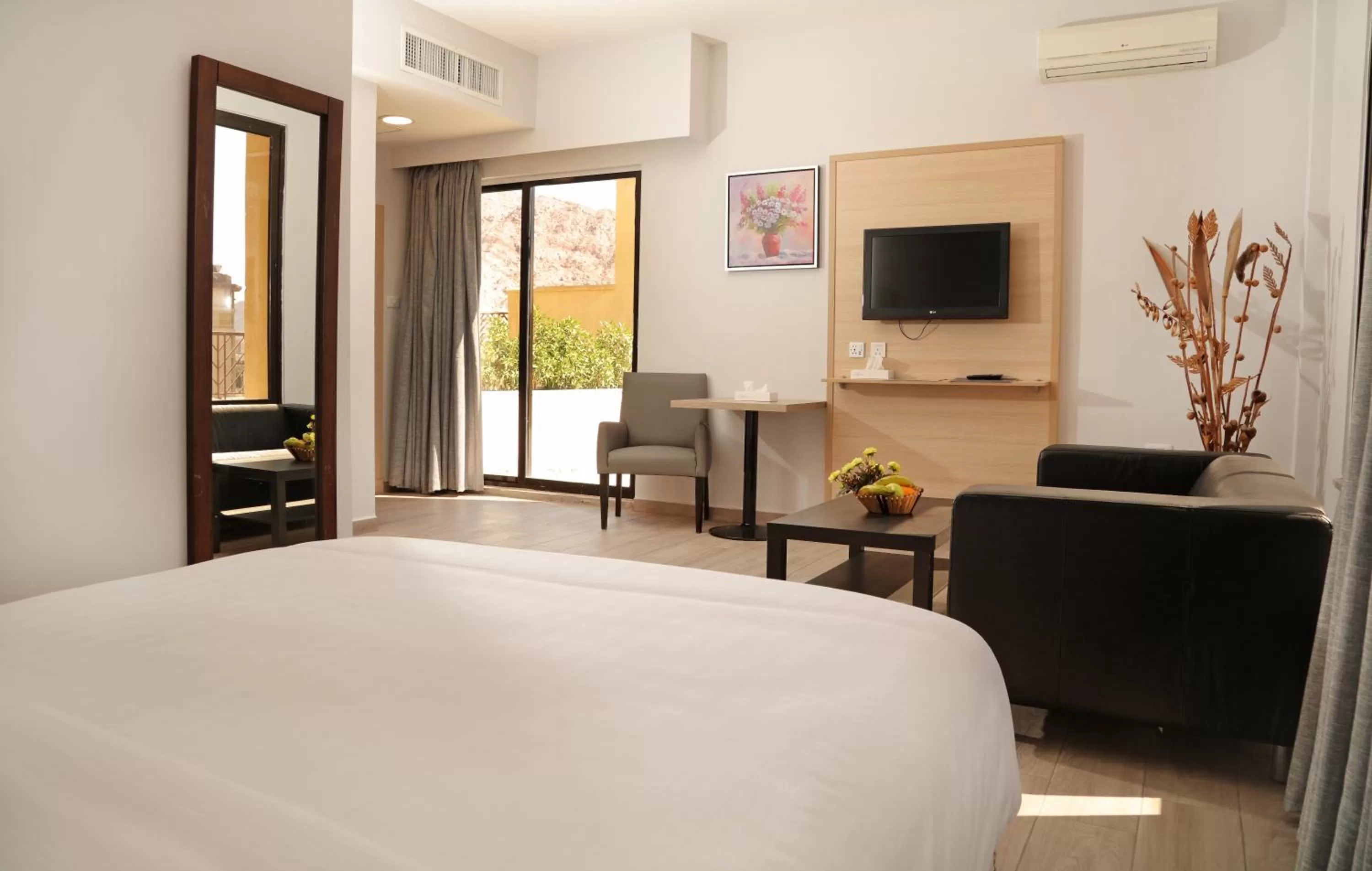 Photo of the whole room in Golden Tulip Aqaba