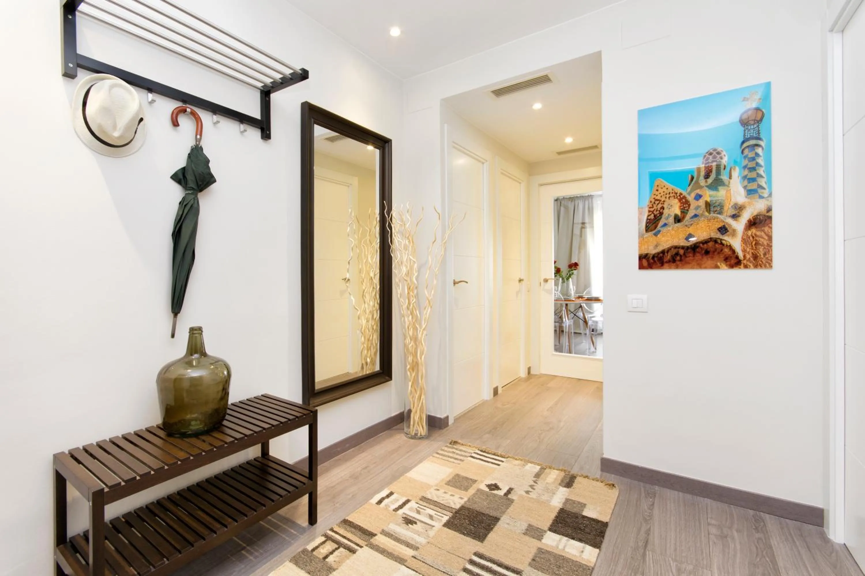 Decorative detail in Eixample Building Apartments by Mercedes Heritage